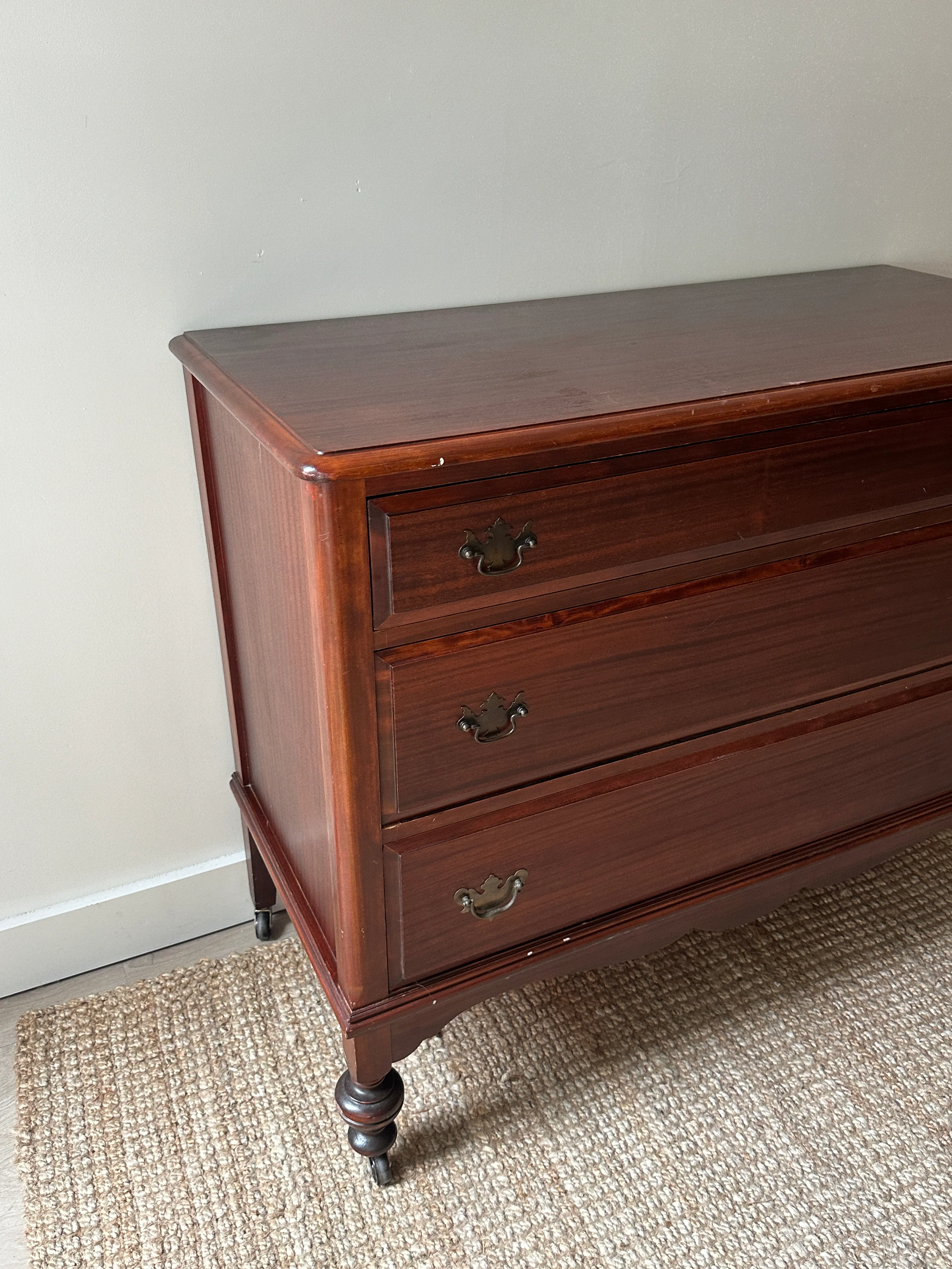 Mahogany depression dresser - Image 3