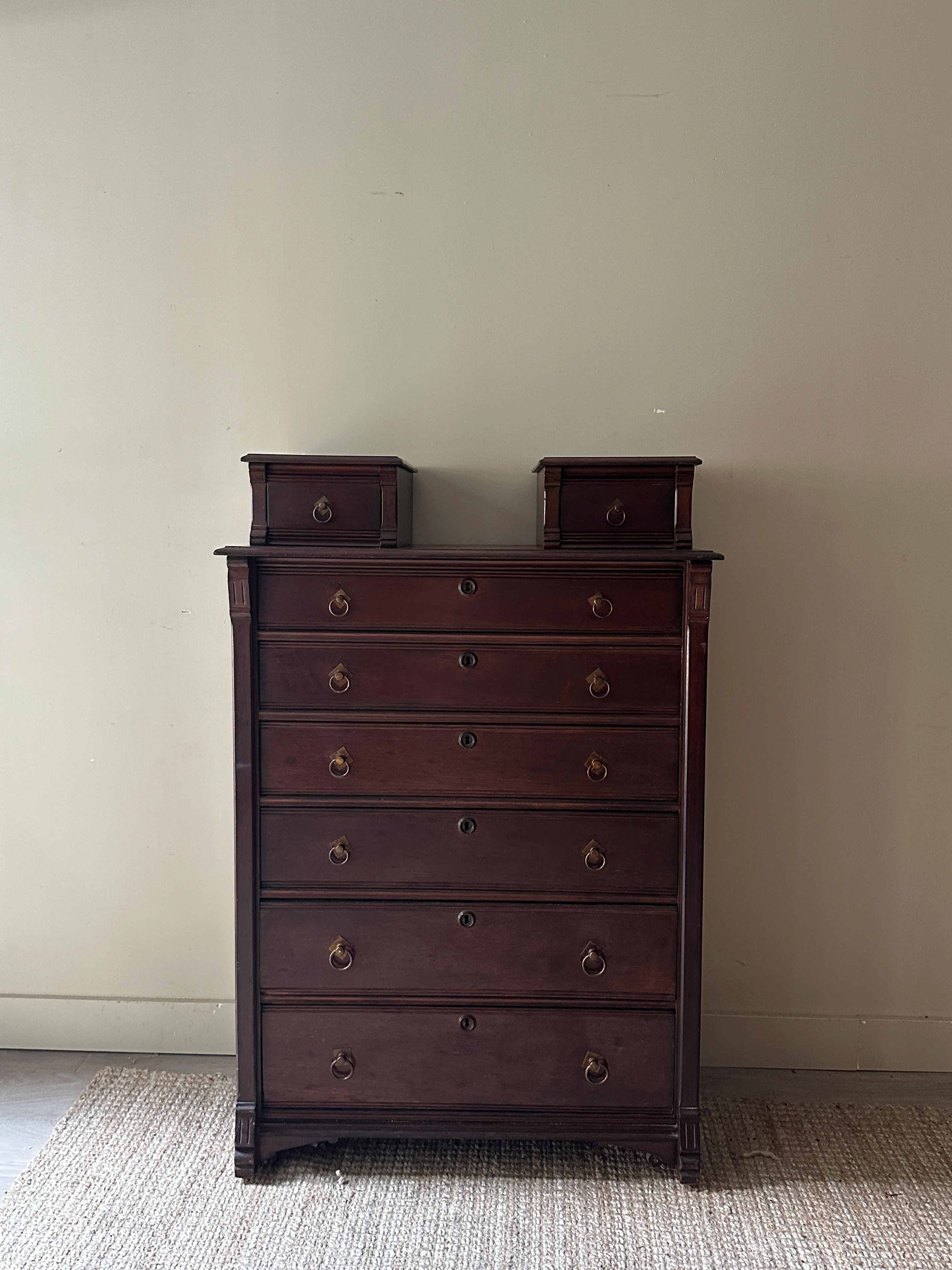 Mahogany dresser - Image 2
