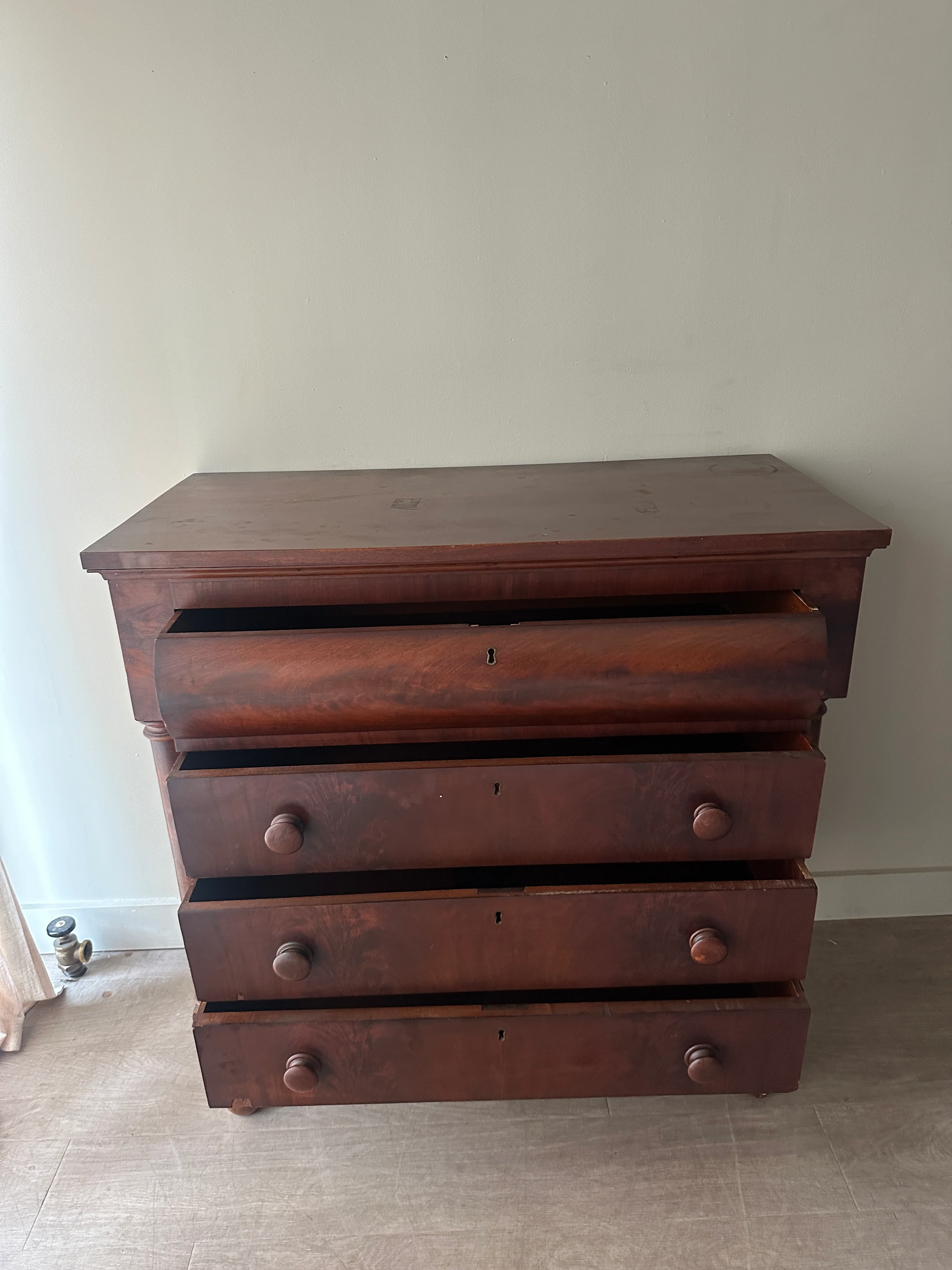 Mahogany federal dresser - Image 5