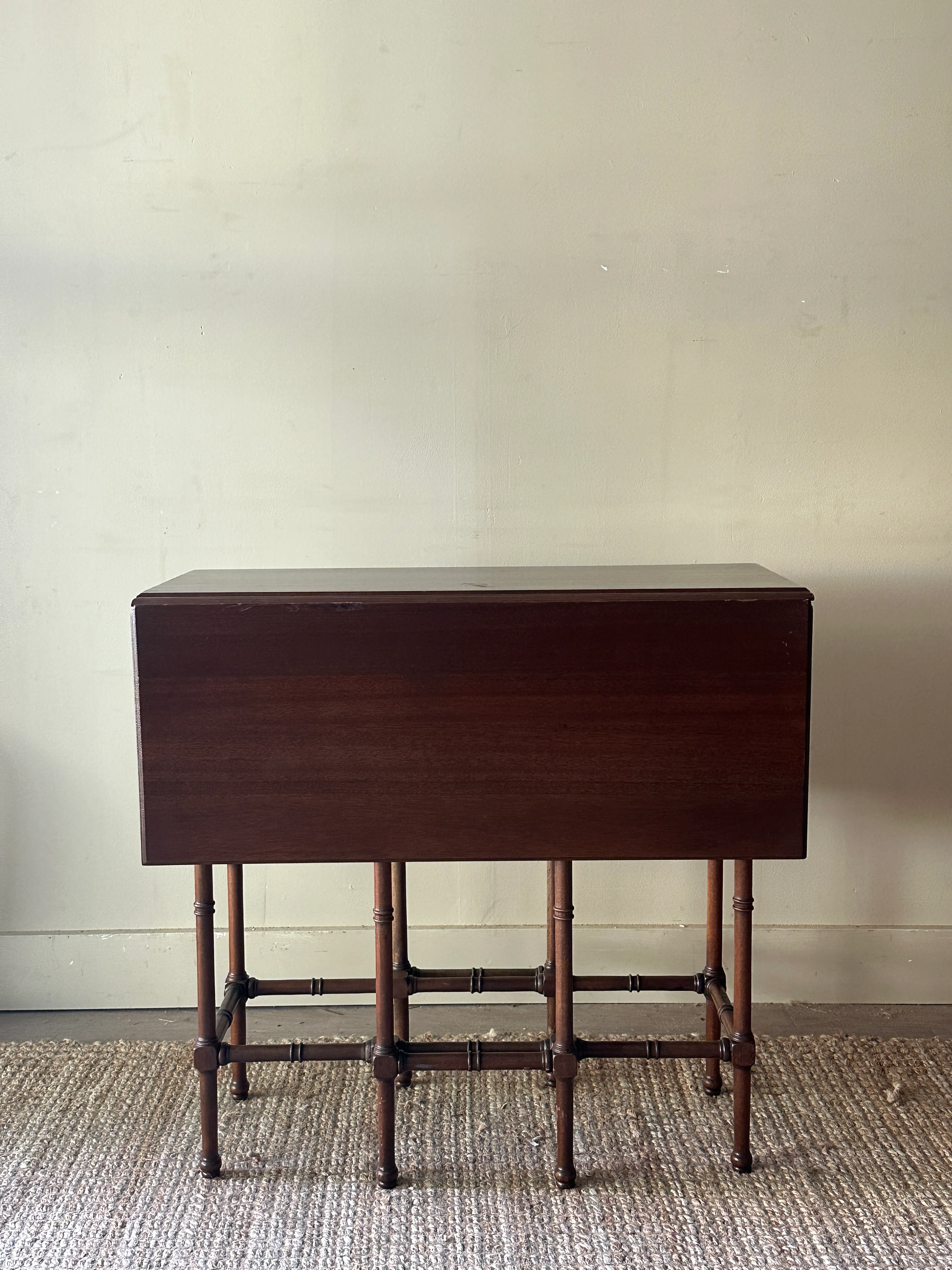 Mahogany gate leg