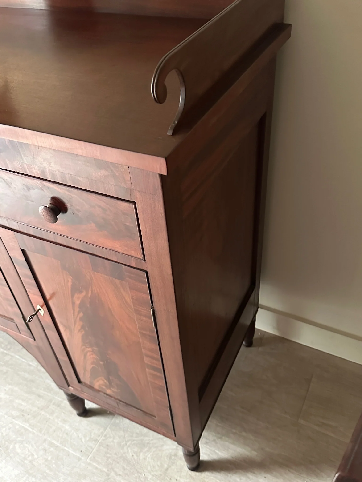 Mahogany sideboard - Image 4