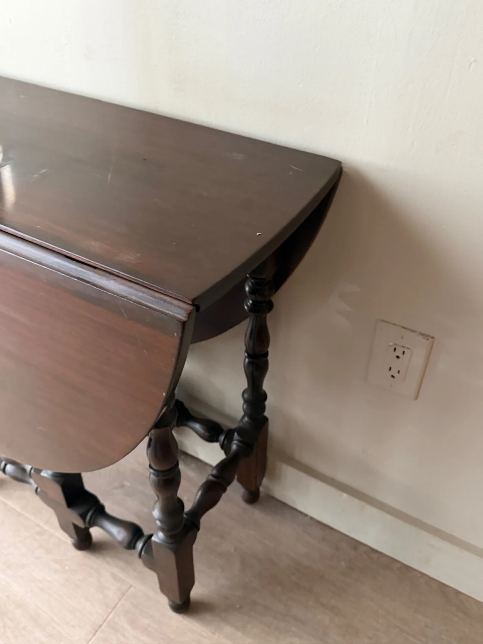 Mahogany William and Mary gate leg table - Image 5