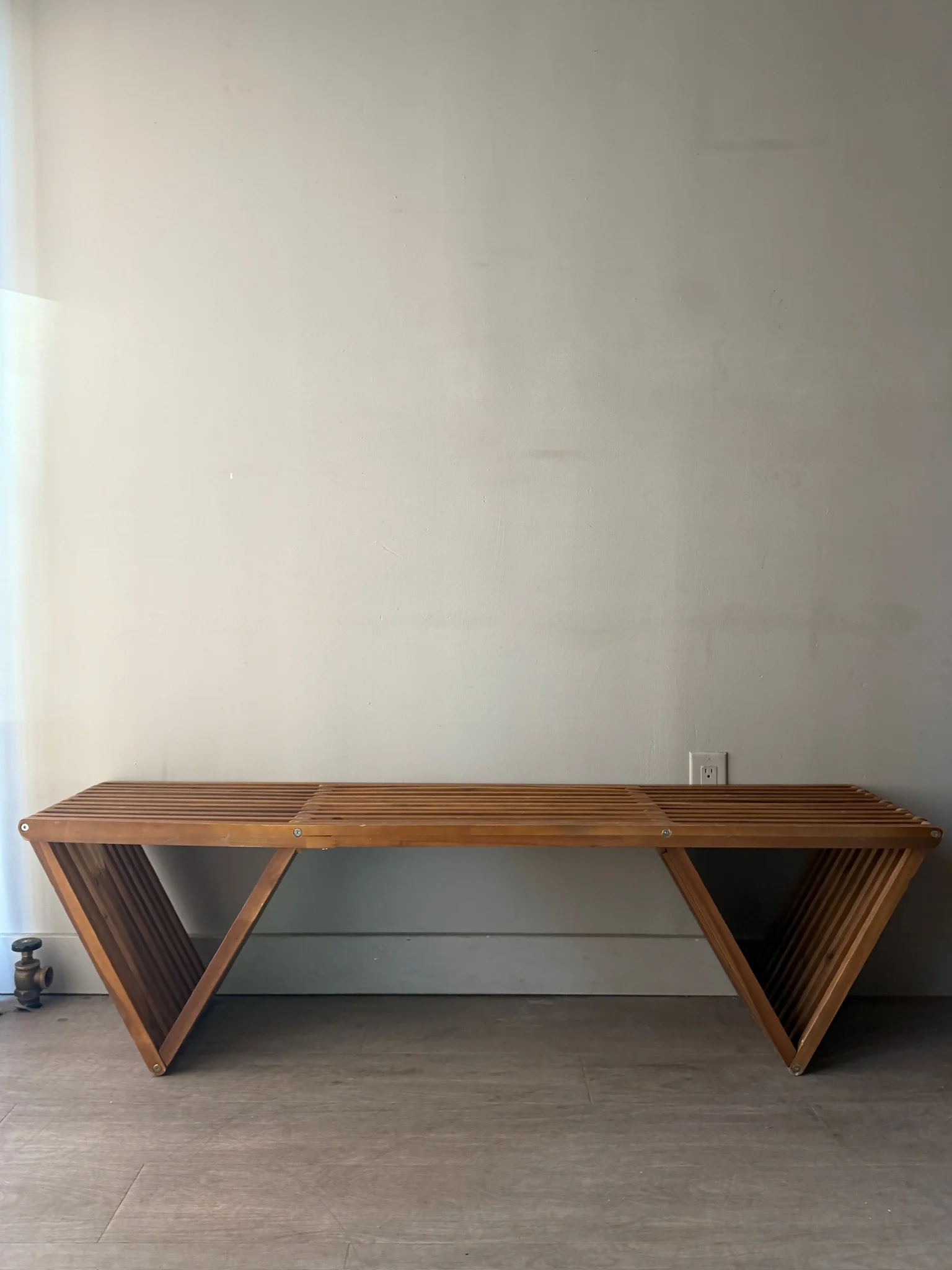 Mango wood slatted bench