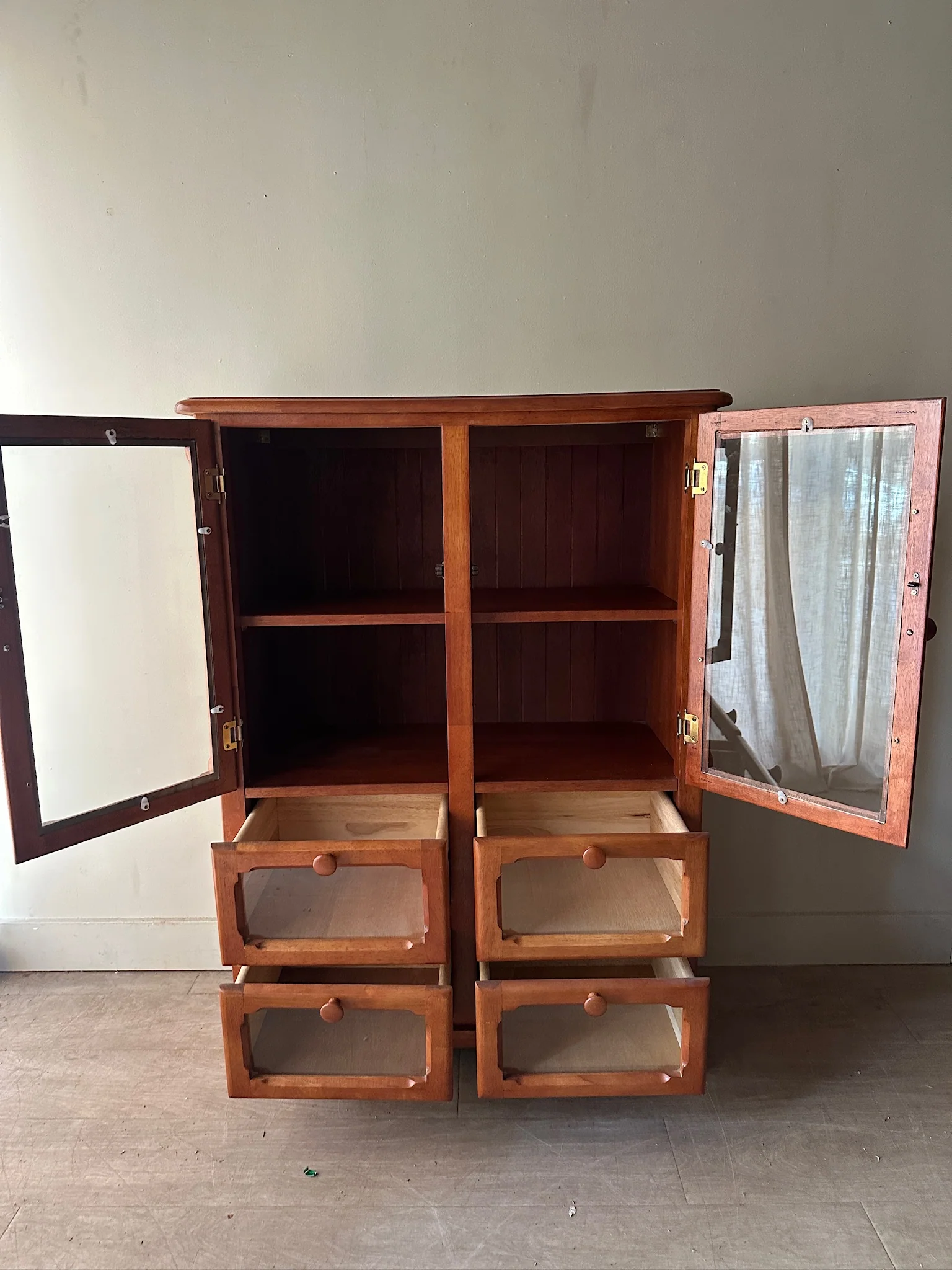 Maple display cabinet - Image 4