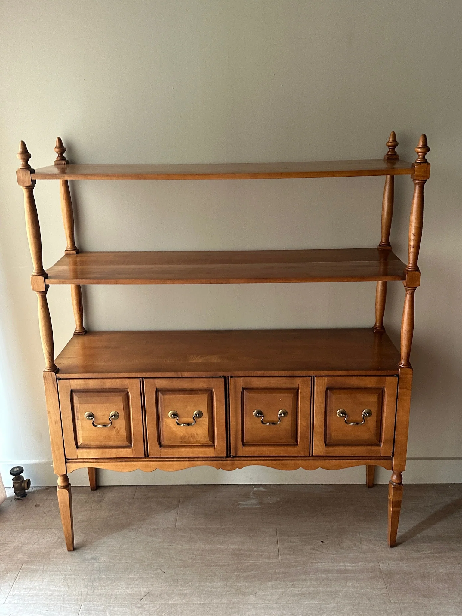 Maple display shelf - Image 2