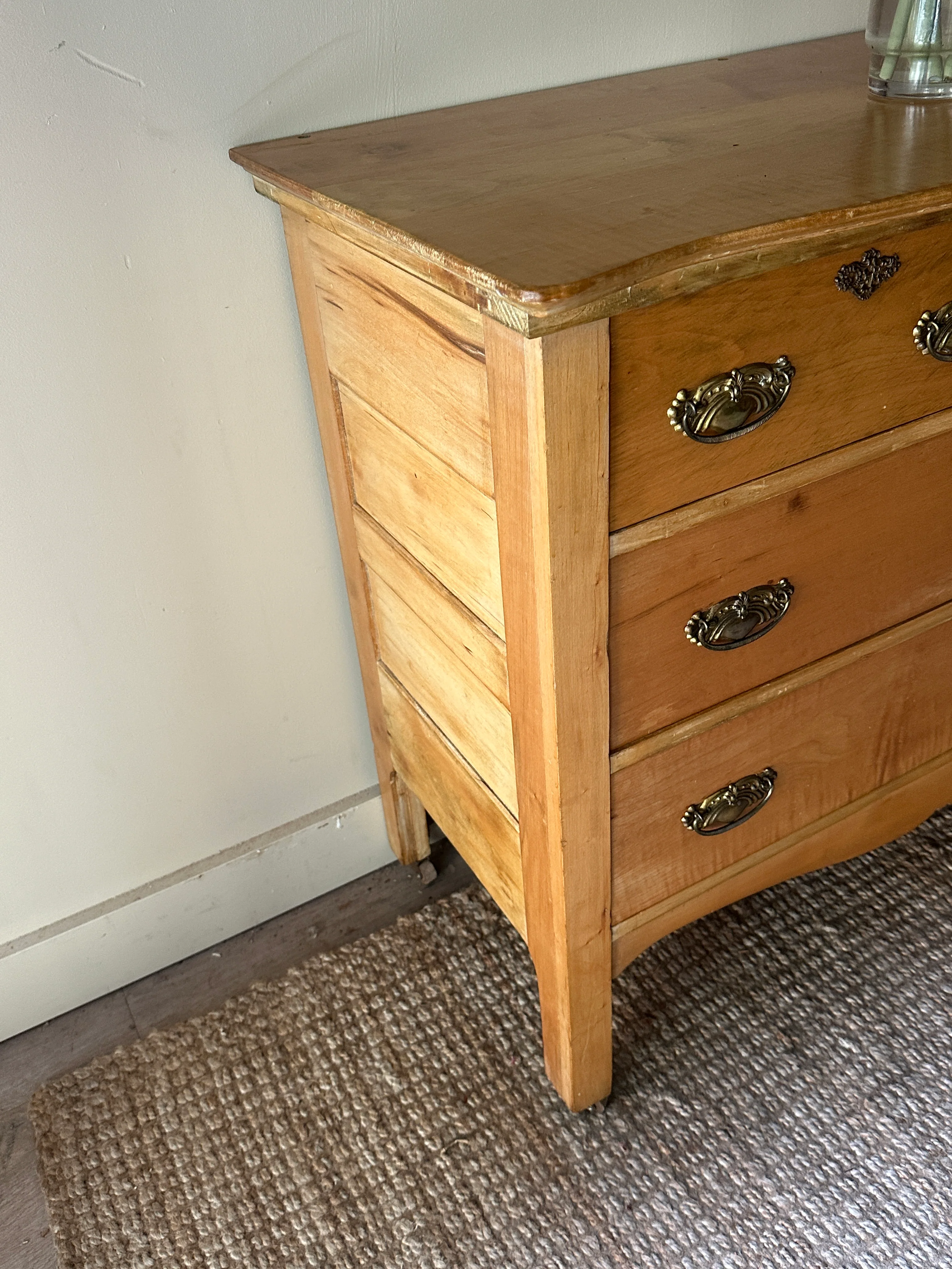 Maple dresser - Image 2