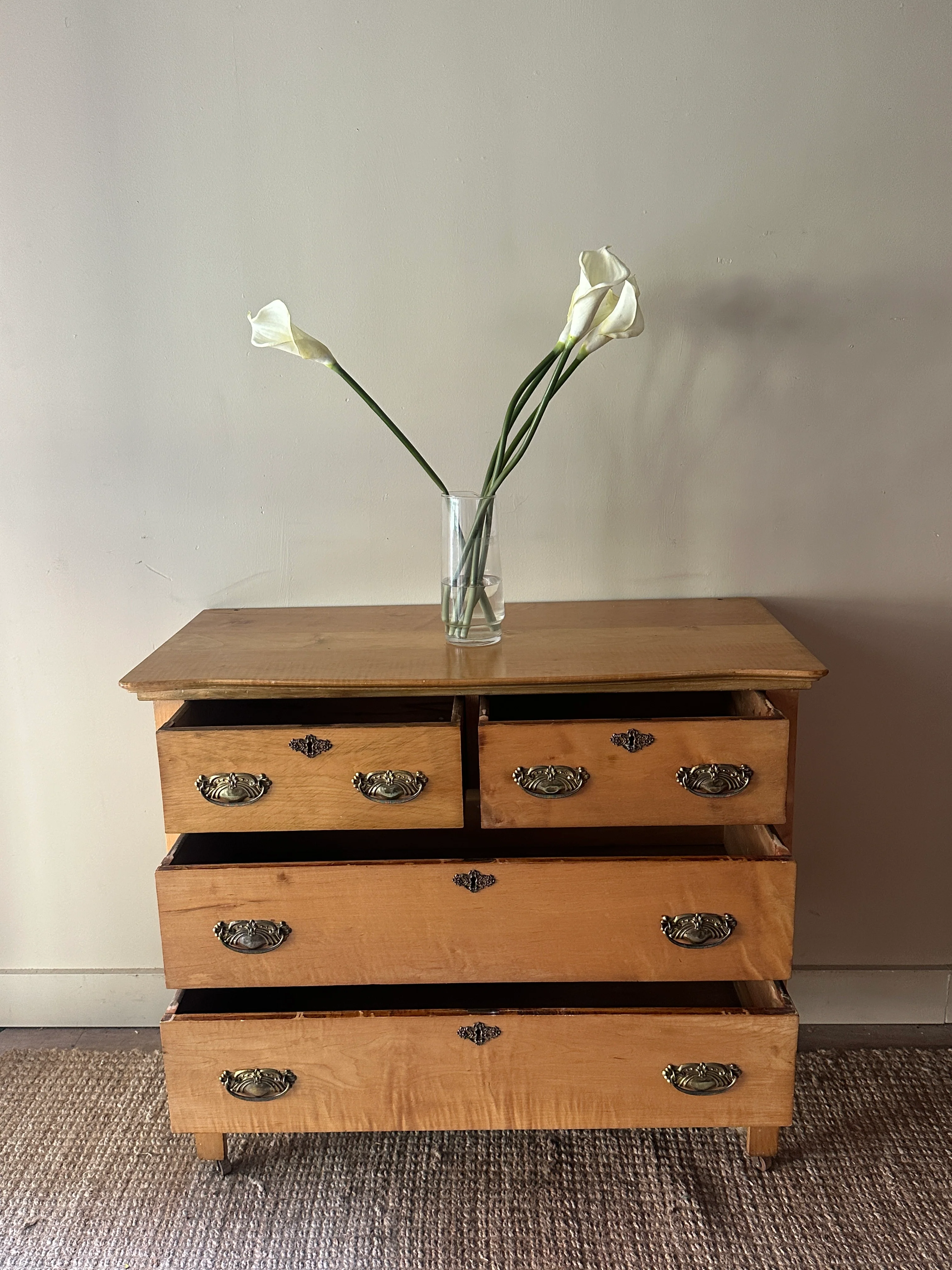 Maple dresser - Image 4