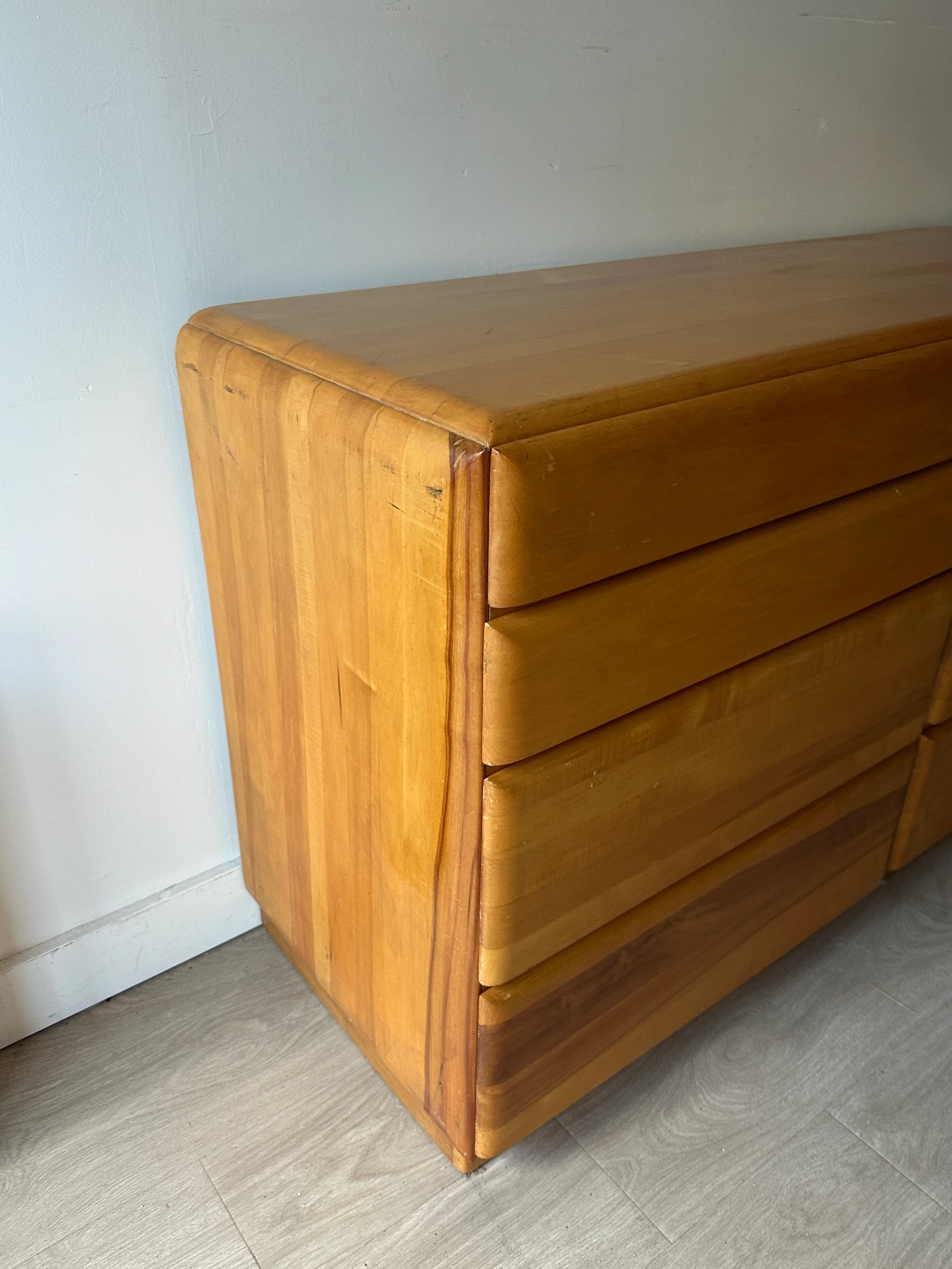 Maple dresser - Image 3