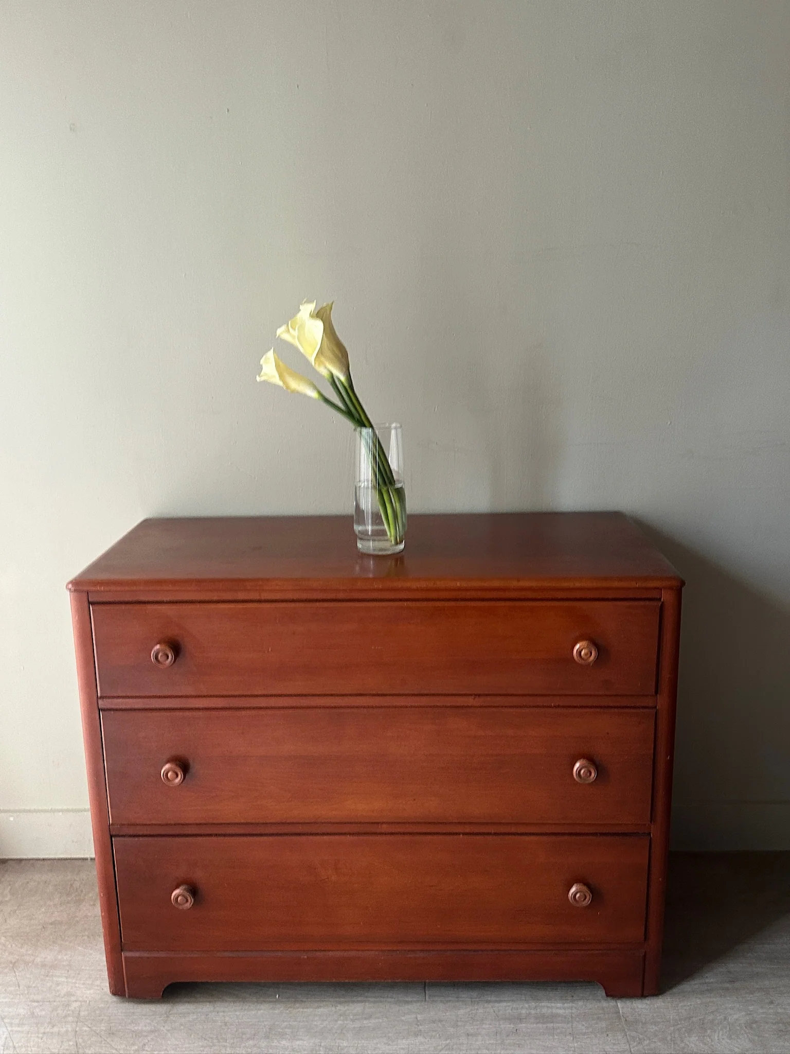 Maple dresser with mirror - Image 3