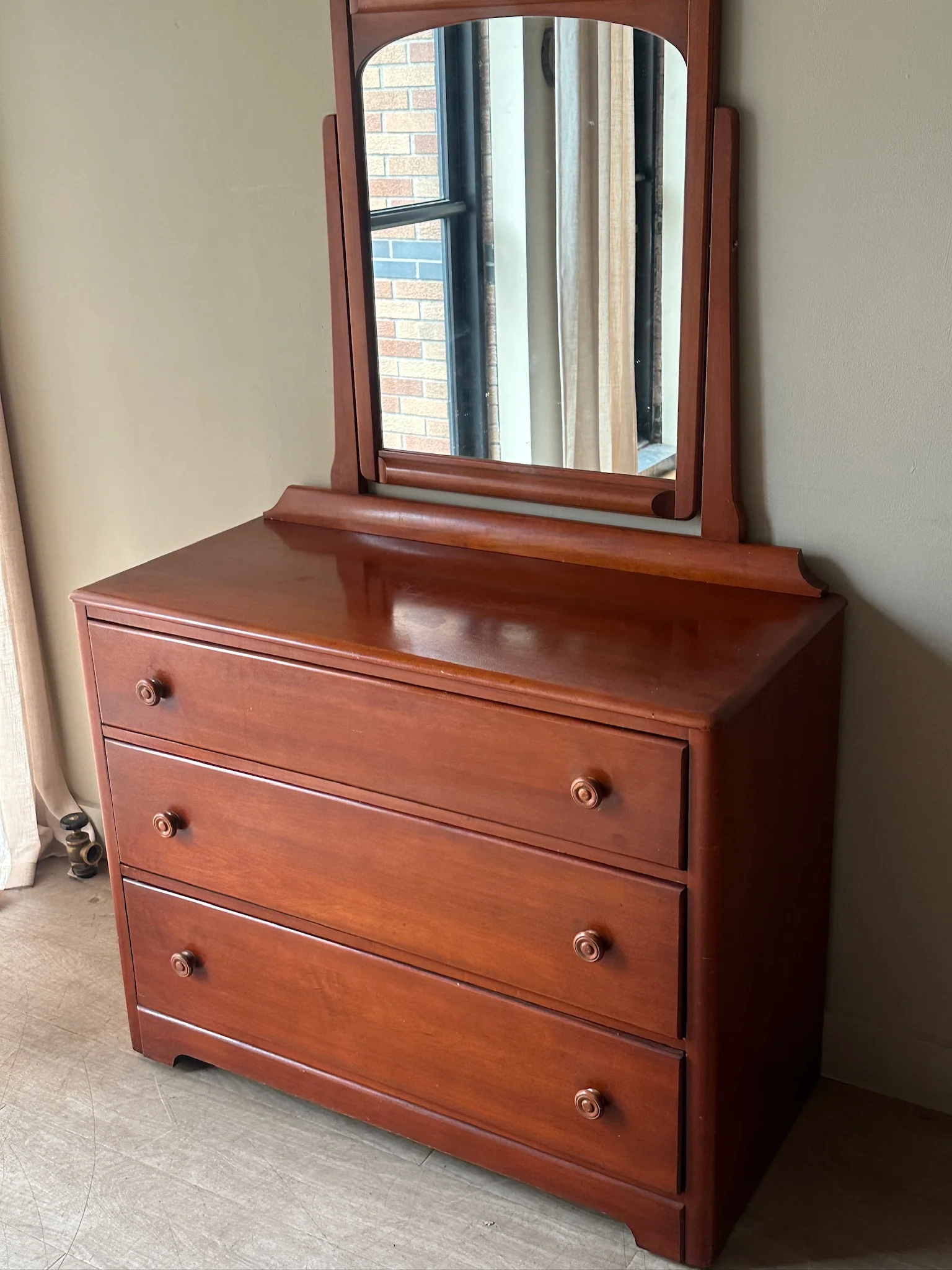 Maple dresser with mirror - Image 7