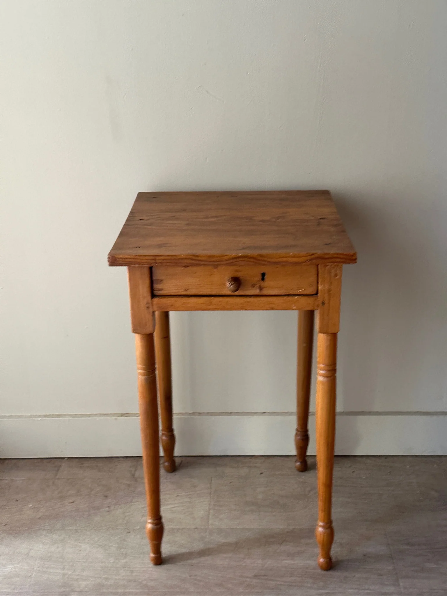 Maple side table - Image 2