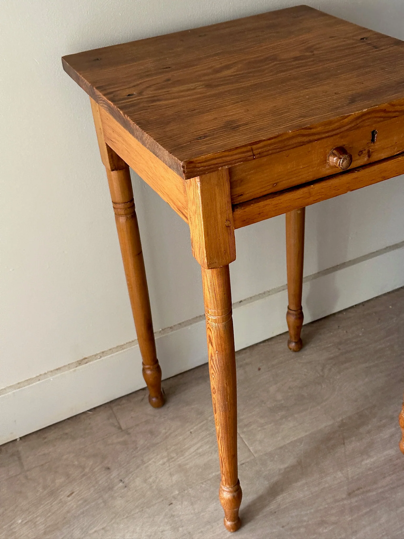 Maple side table - Image 3