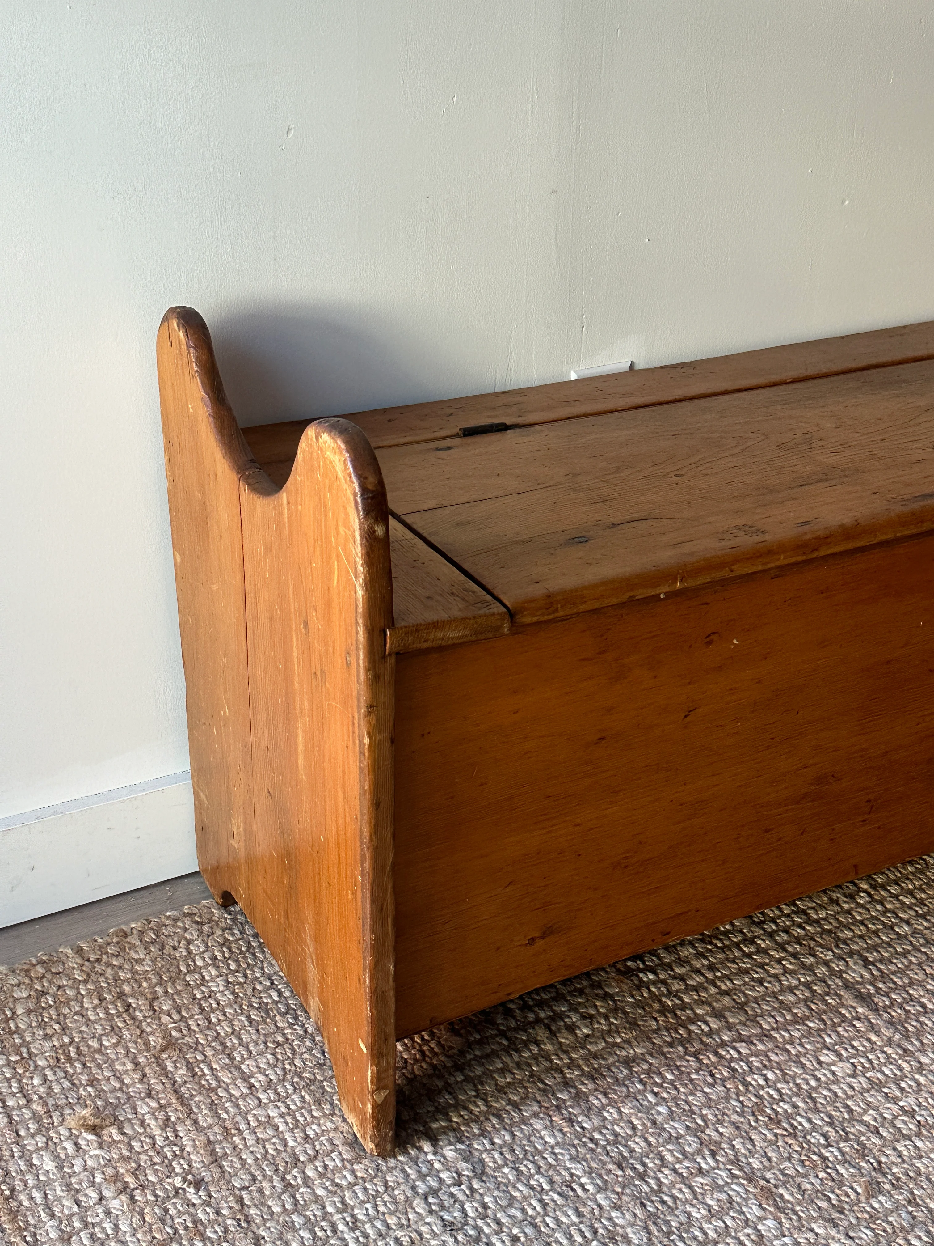Pine storage bench - Image 3