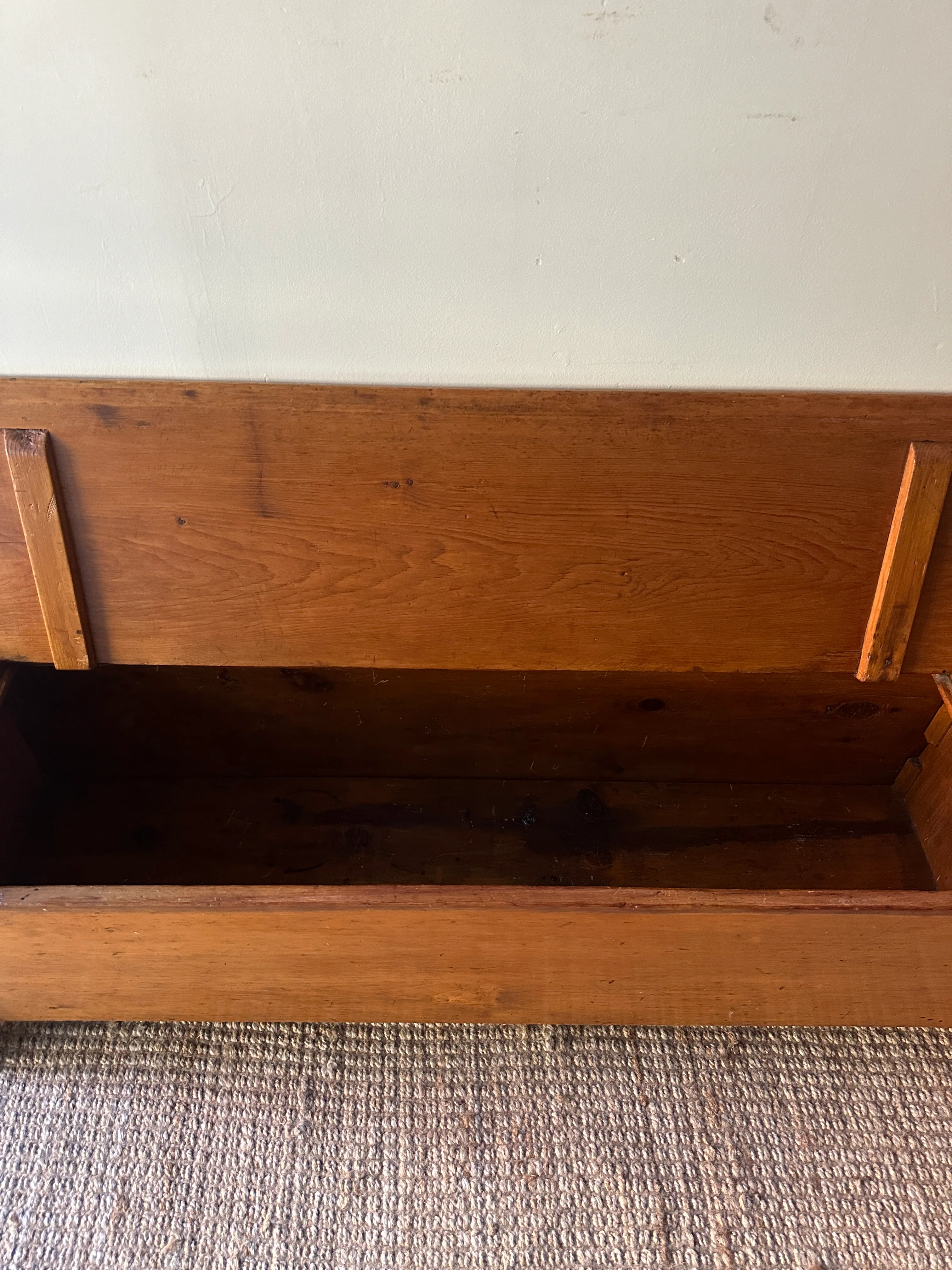 Pine storage bench - Image 5