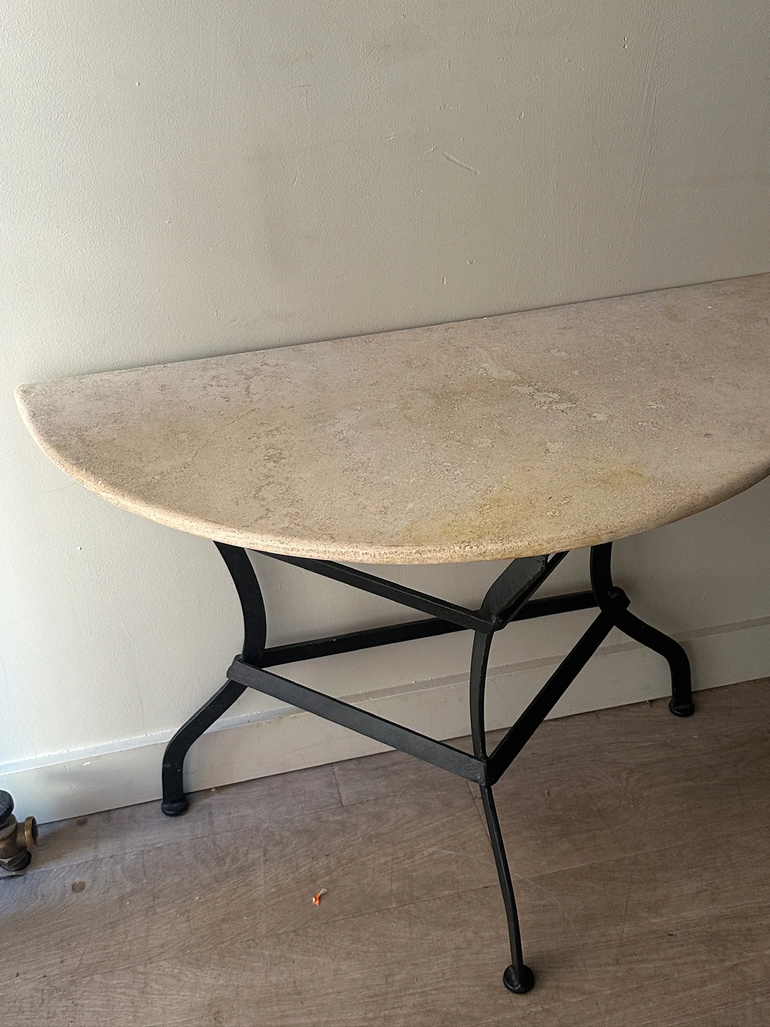 Travertine demilune table - Image 3
