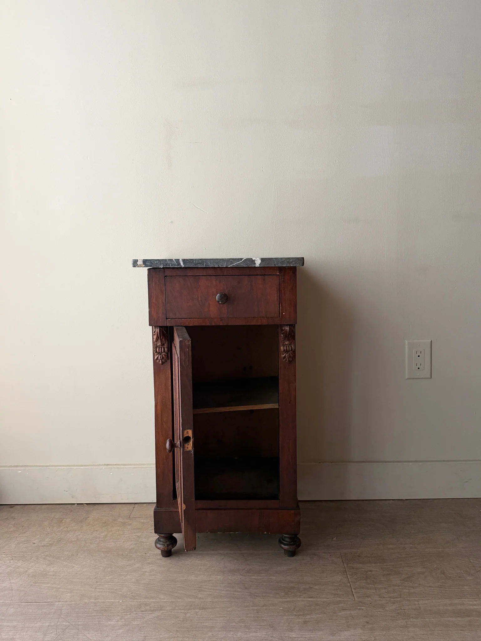 Marble top mahogany side table - Image 4