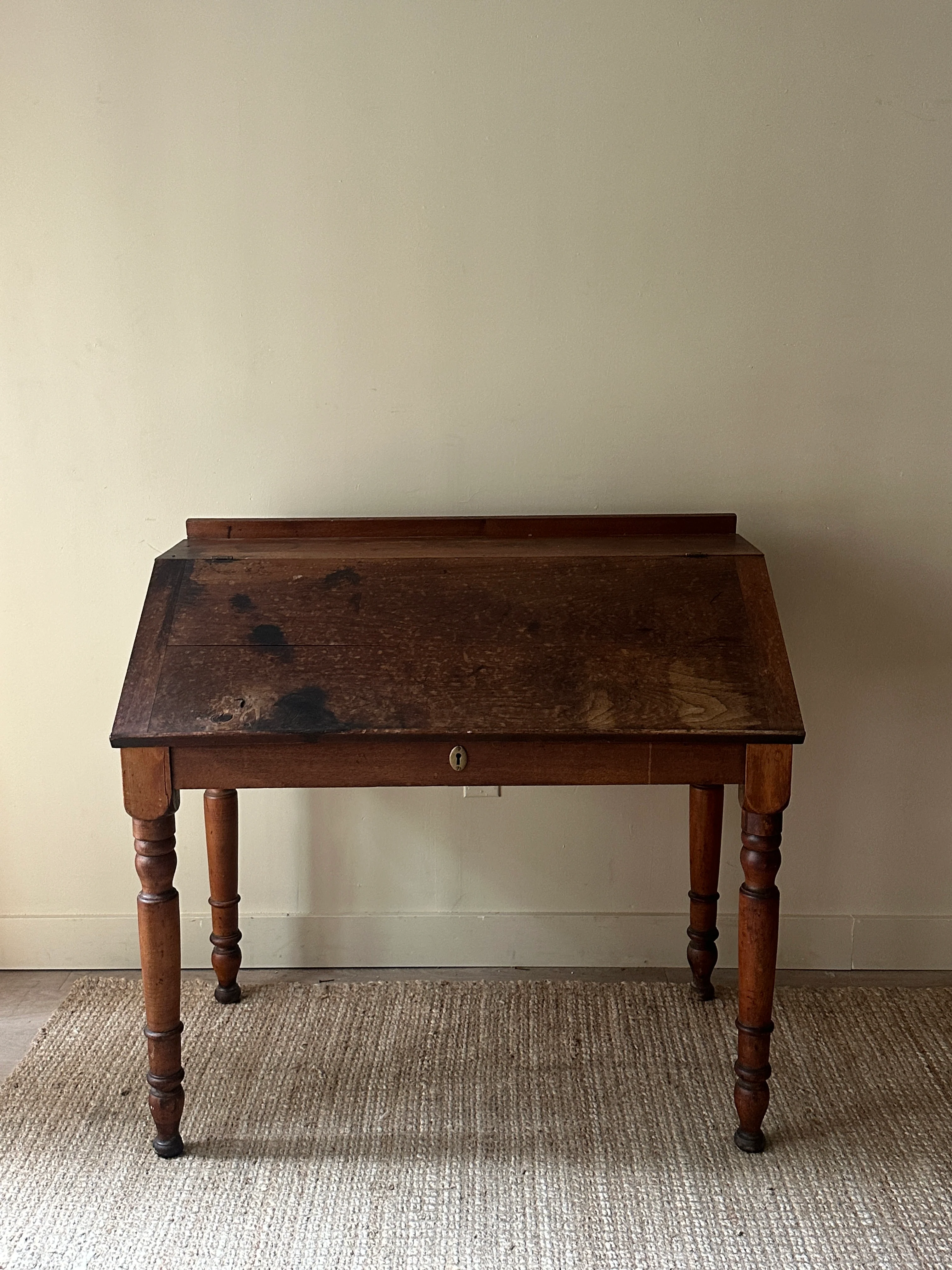 Merchants Desk