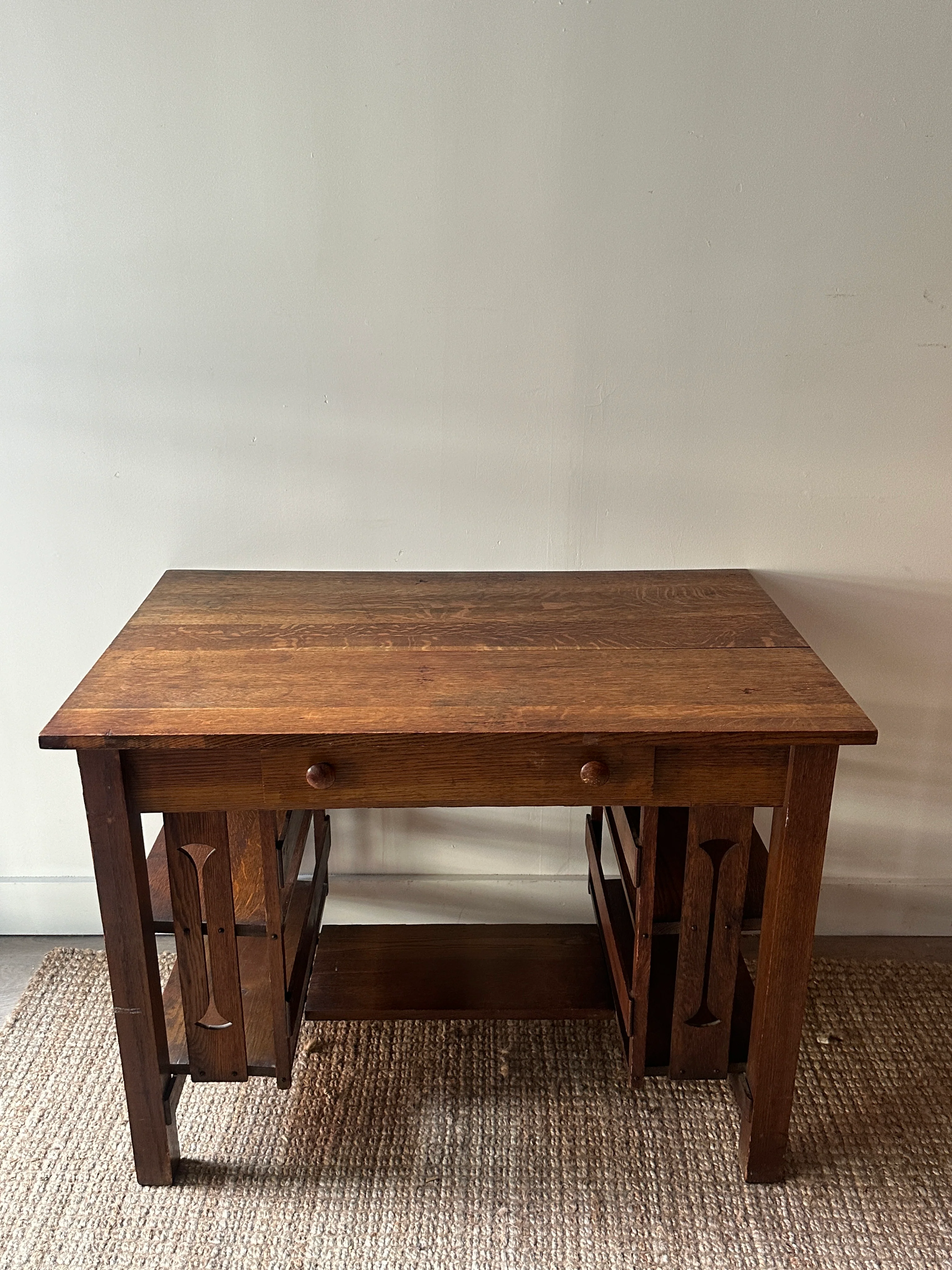 Mission desk - Image 2