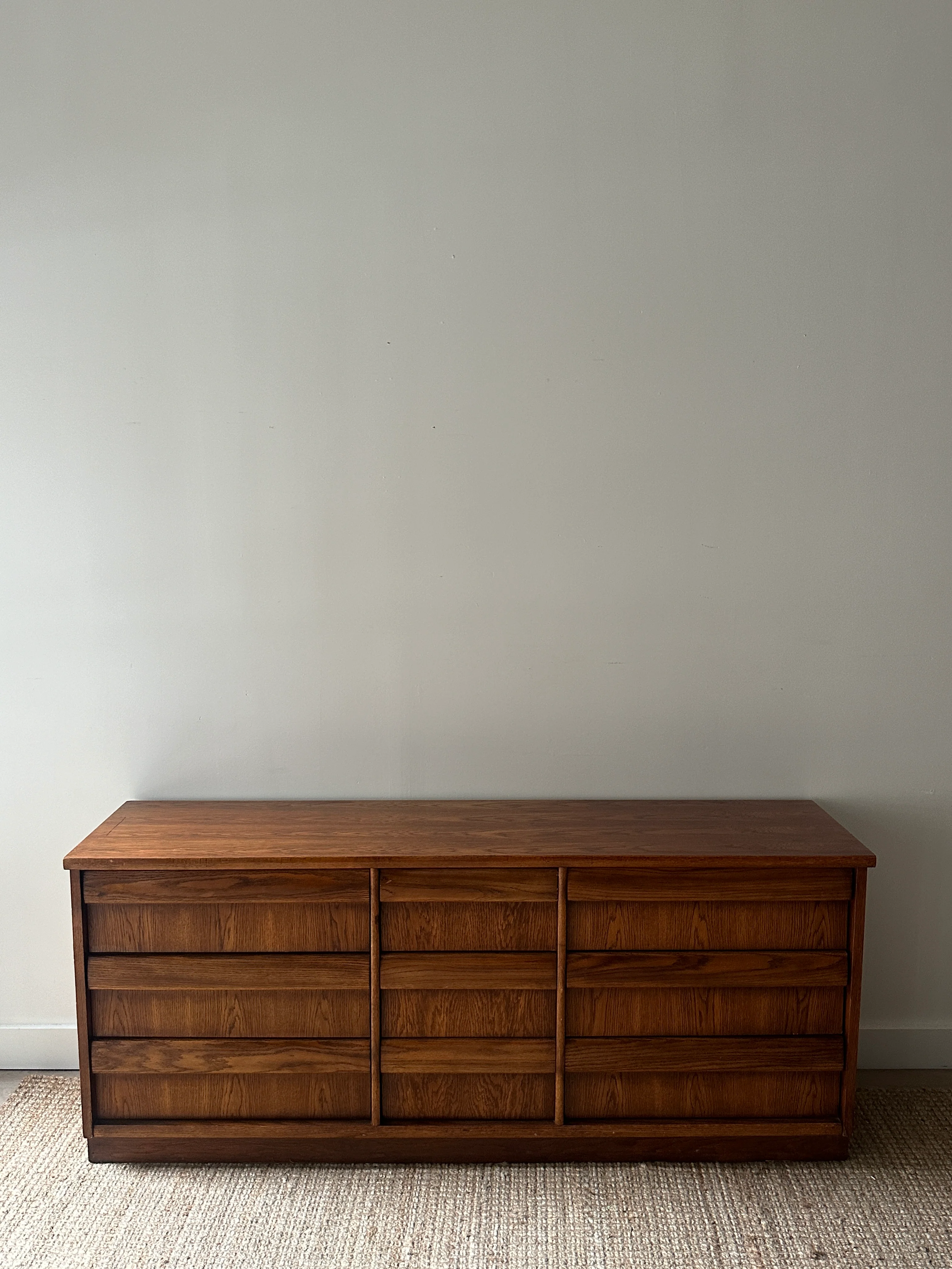 Oak 9 drawer dresser - Image 2