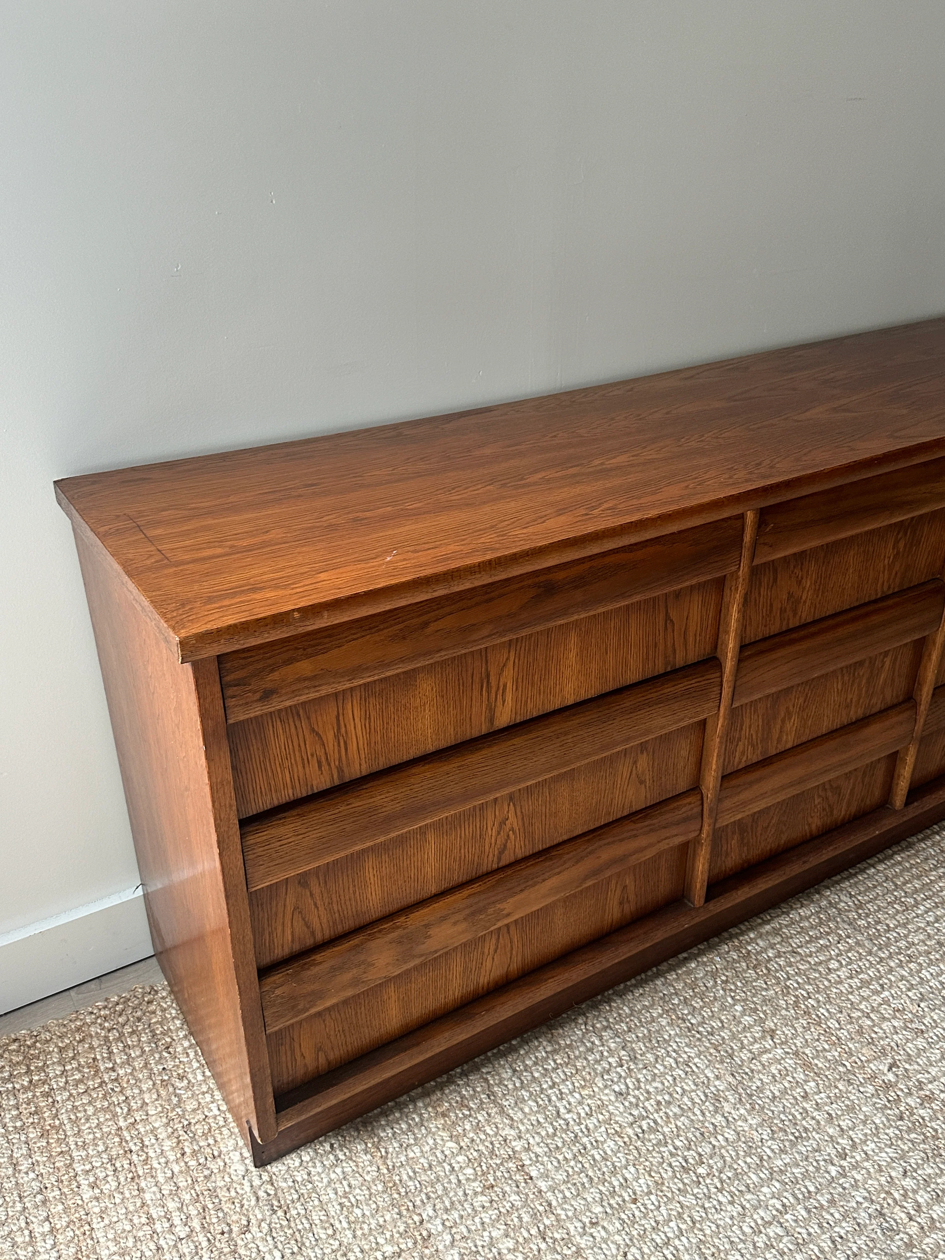 Oak 9 drawer dresser - Image 3
