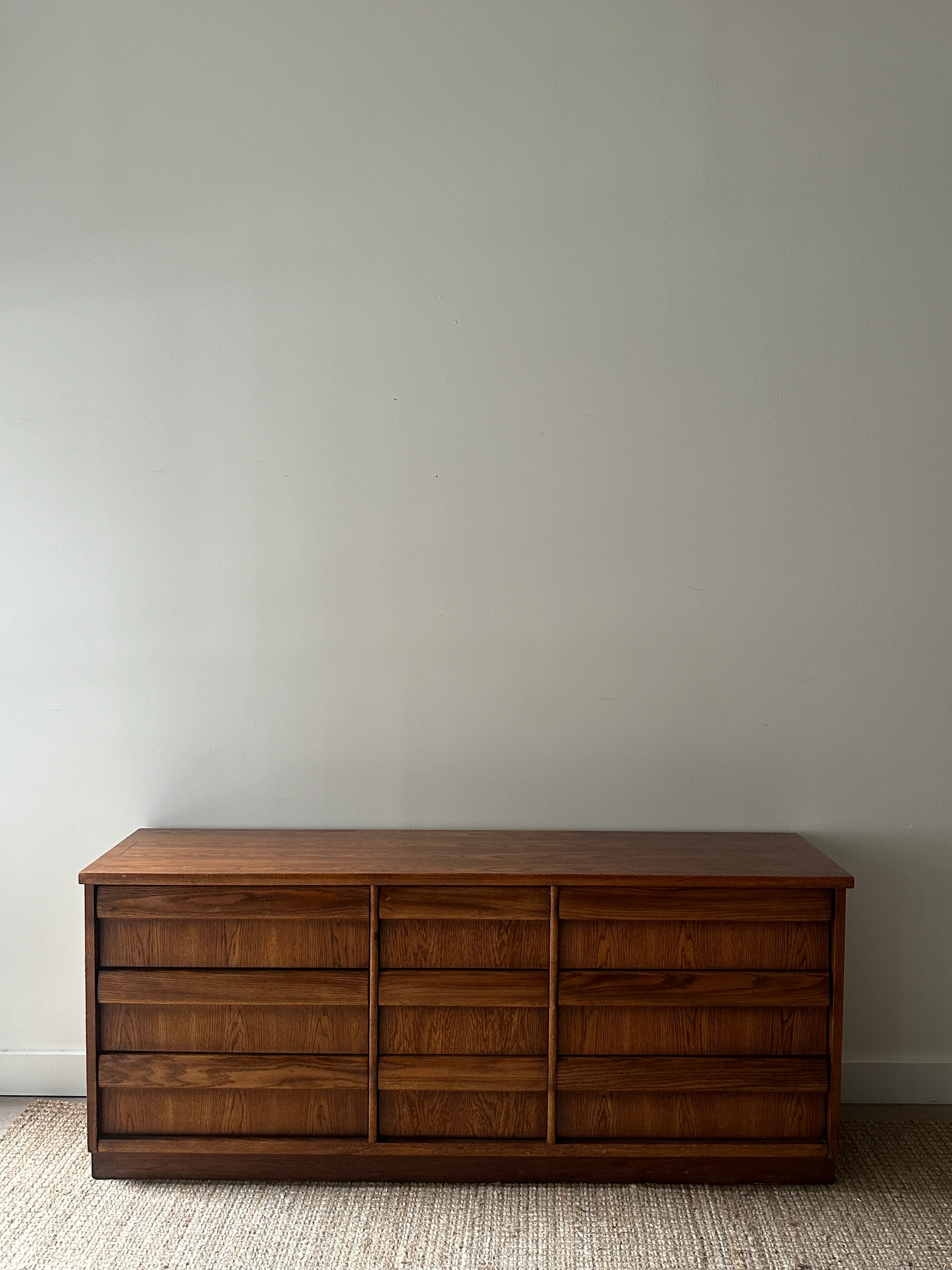 Oak 9 drawer dresser - Image 5