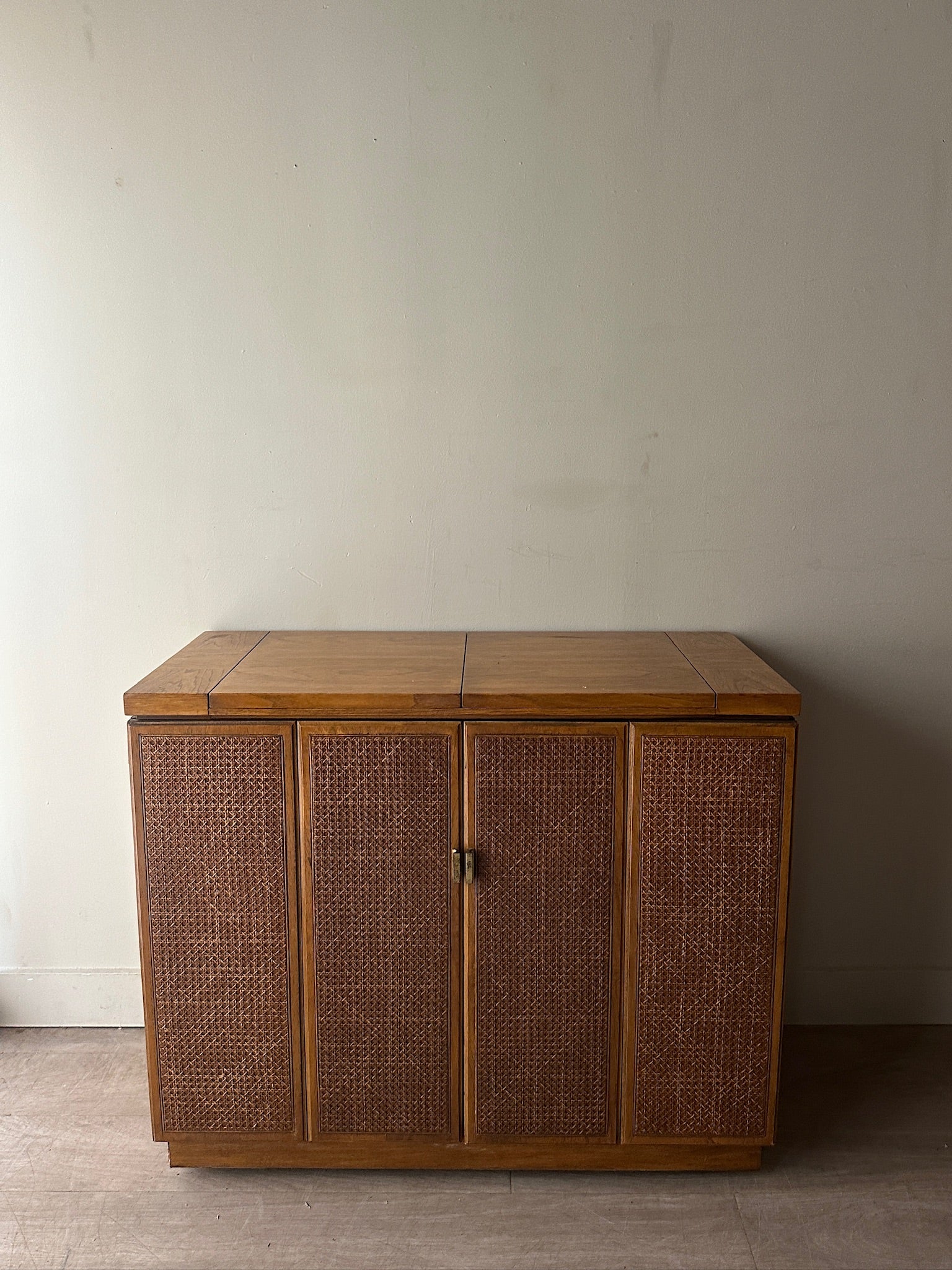 Oak and cane flip top bar - Image 2