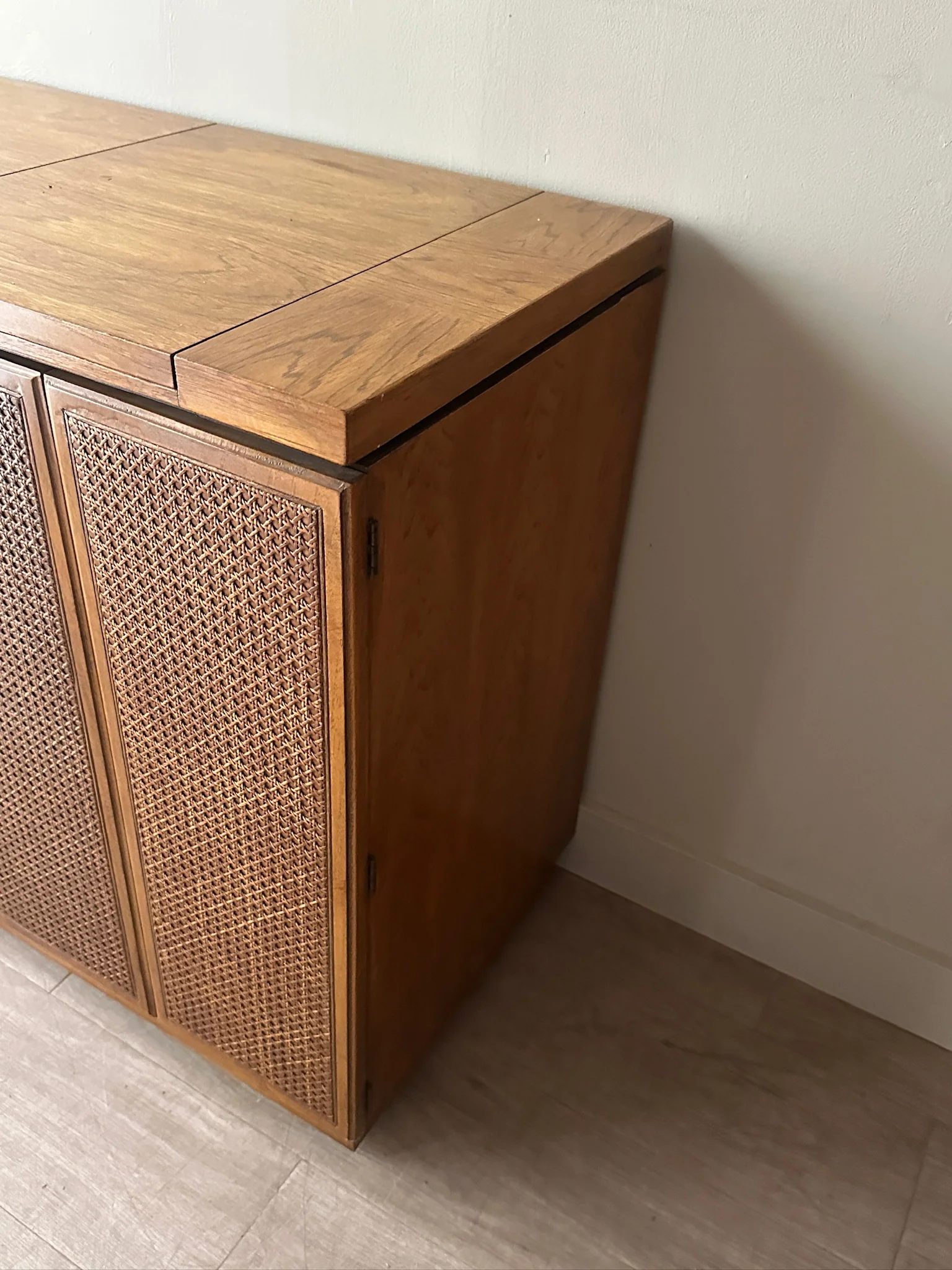 Oak and cane flip top bar - Image 4