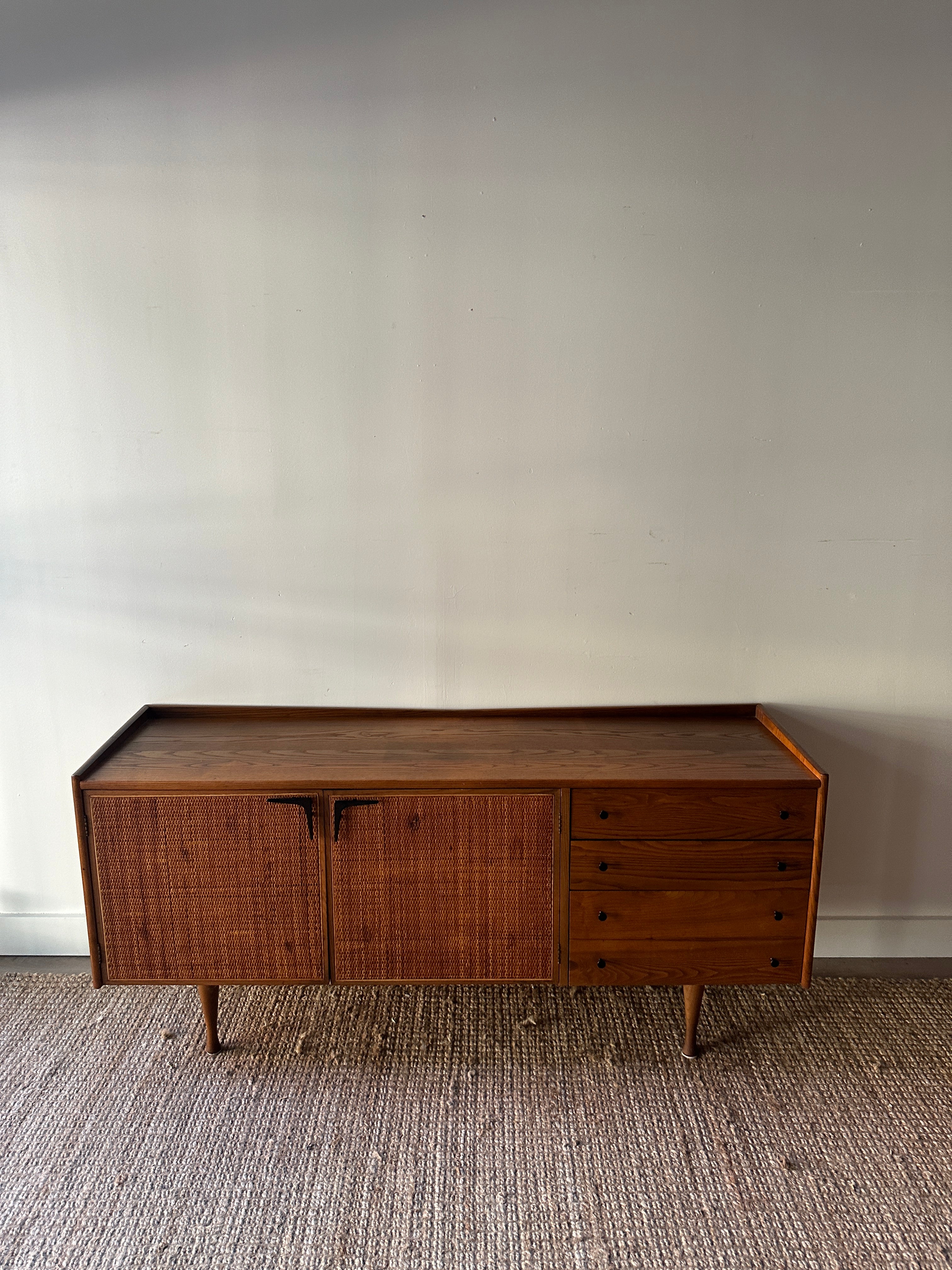 Oak and rattan credenza - Image 2