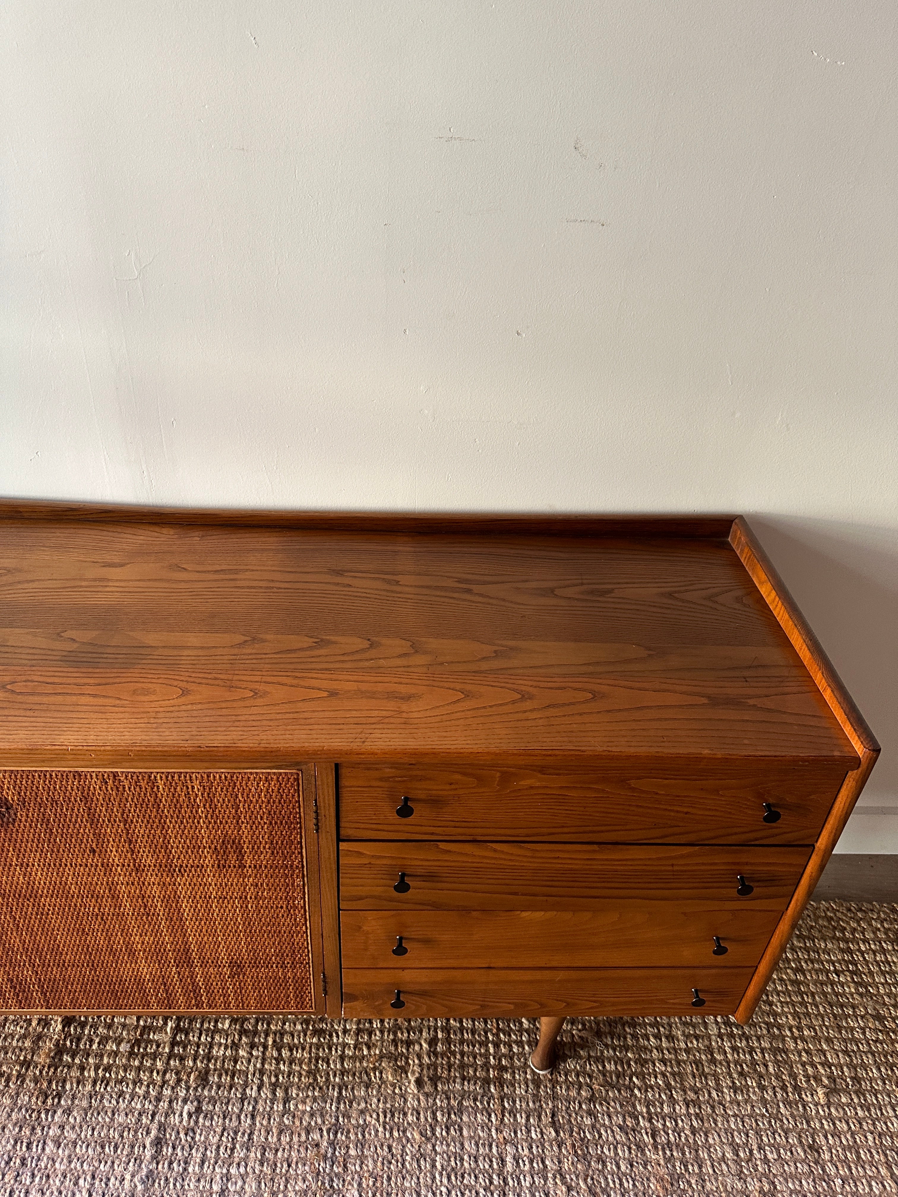 Oak and rattan credenza - Image 4