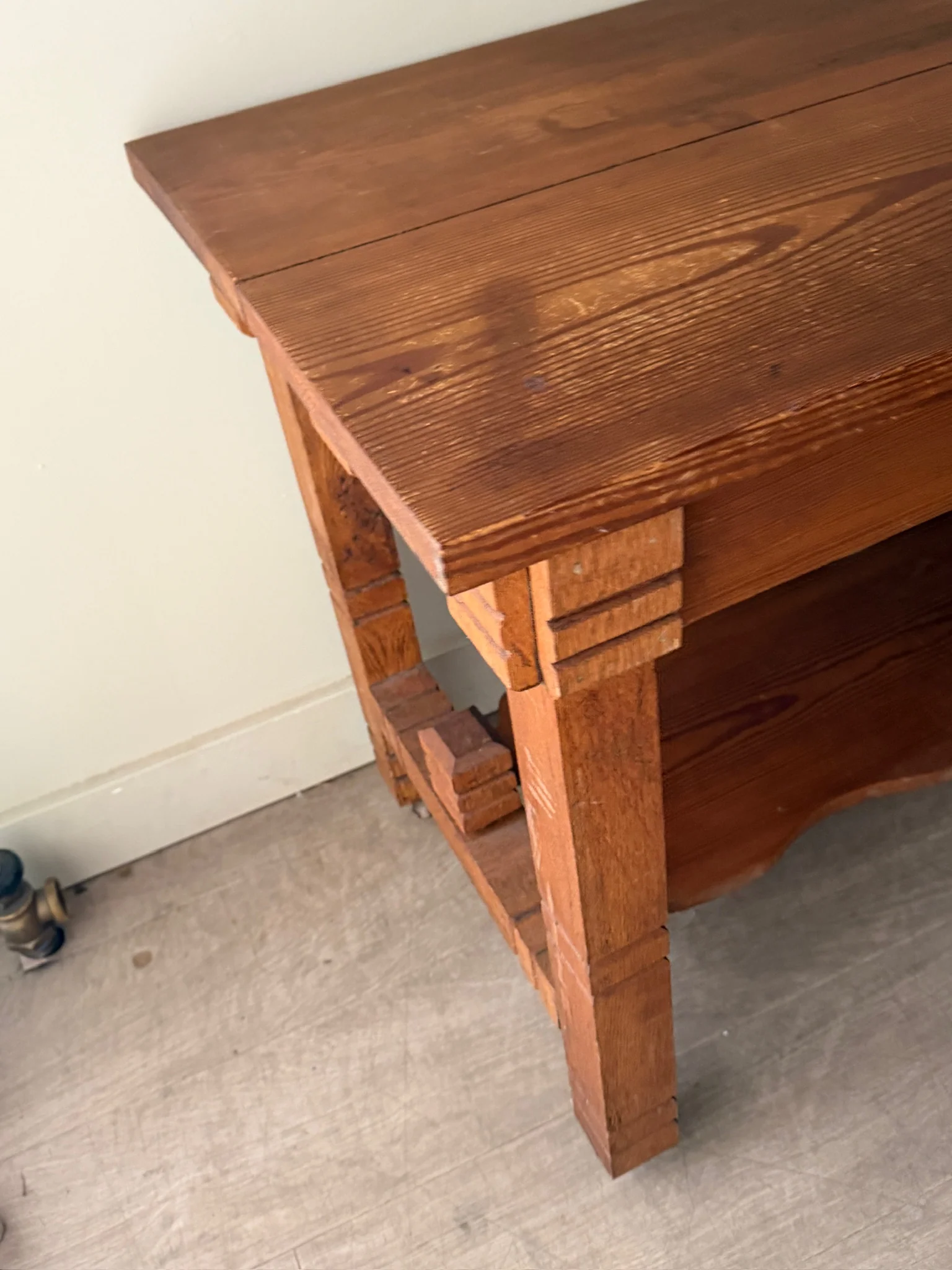 Oak and yellow pine library table - Image 3