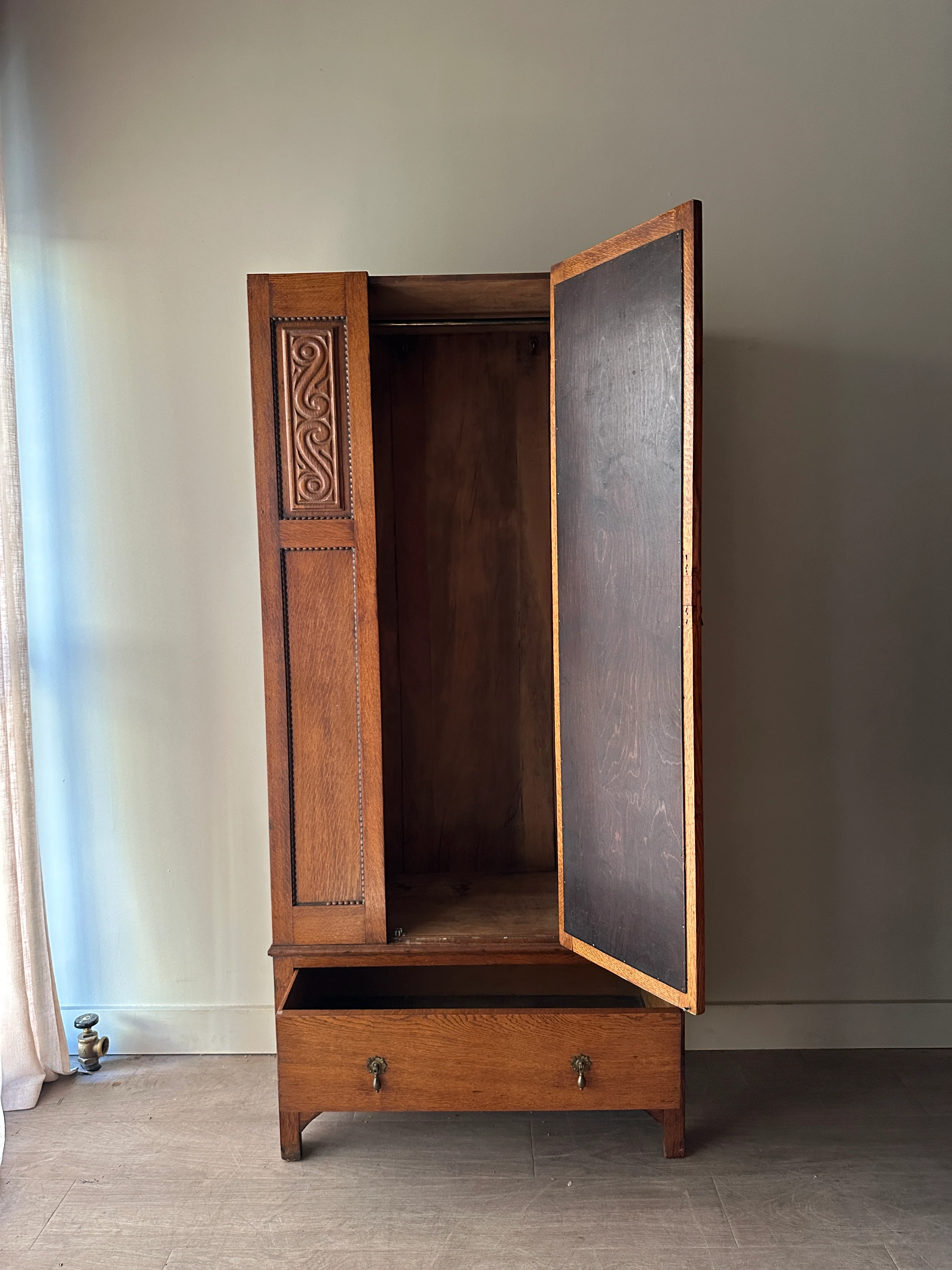 Oak armoire - Image 4