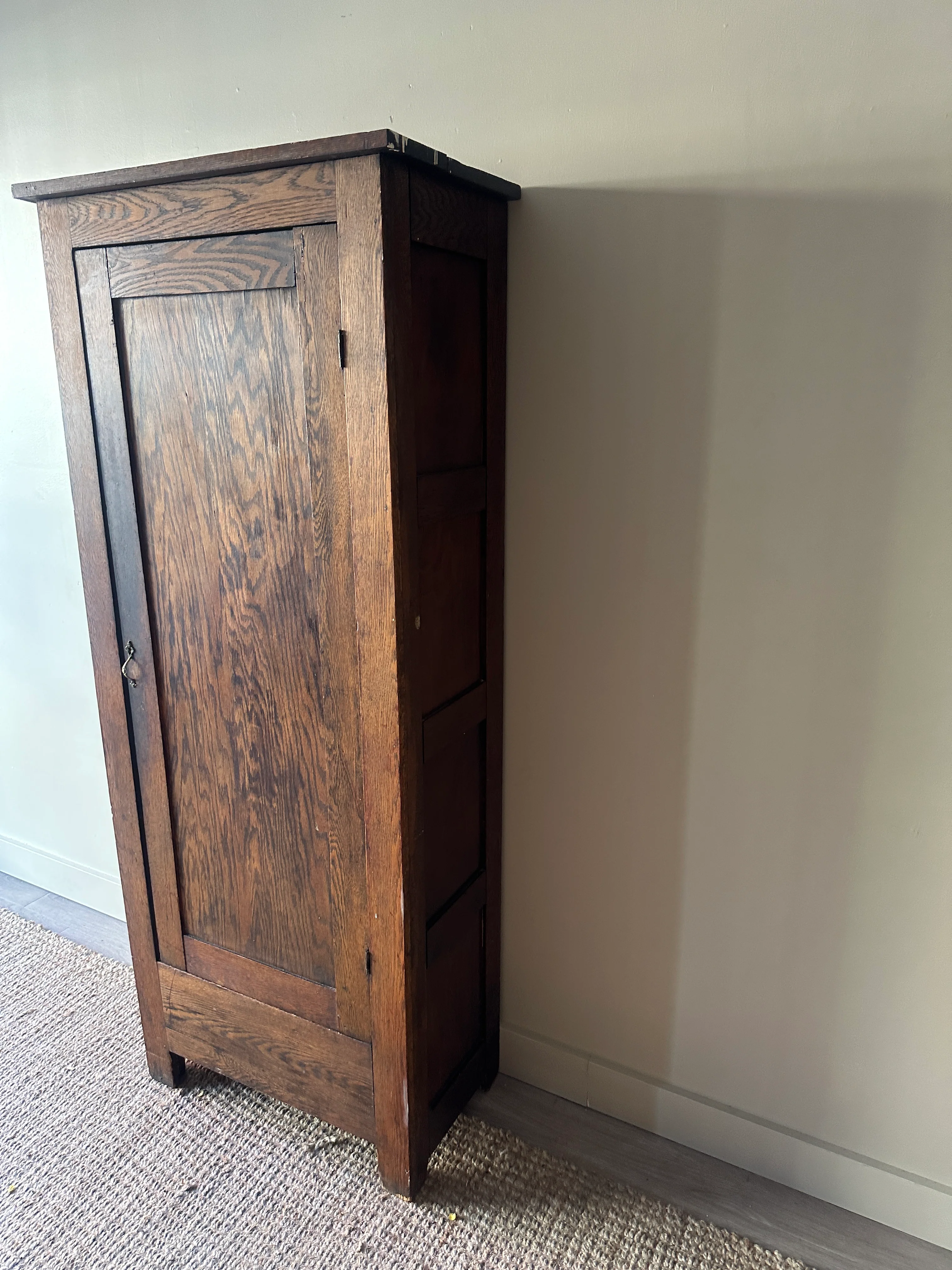 Oak chimney cupboard - Image 3