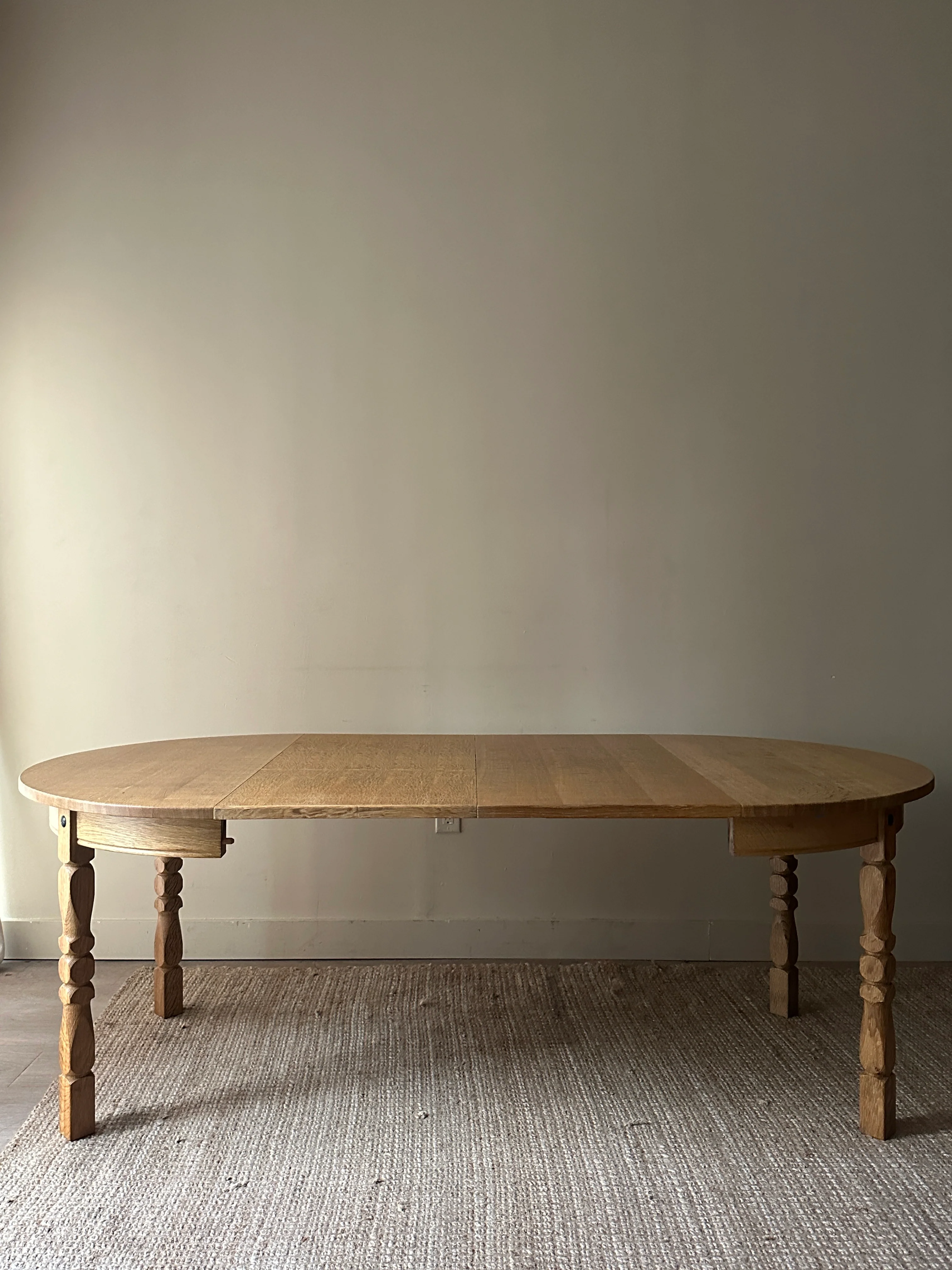 Oak dining table with leaves - Image 4