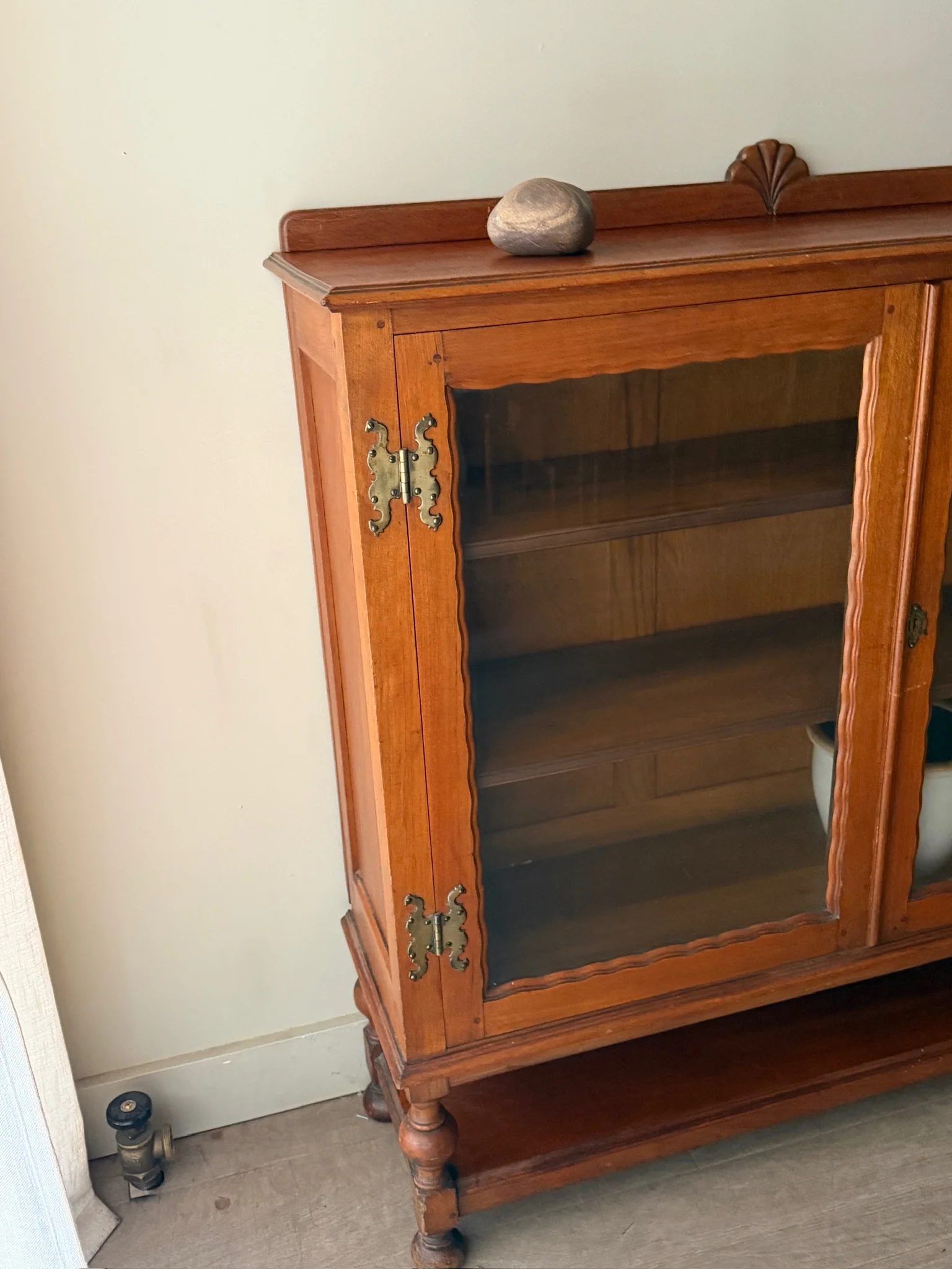 Maple display cabinet - Image 2