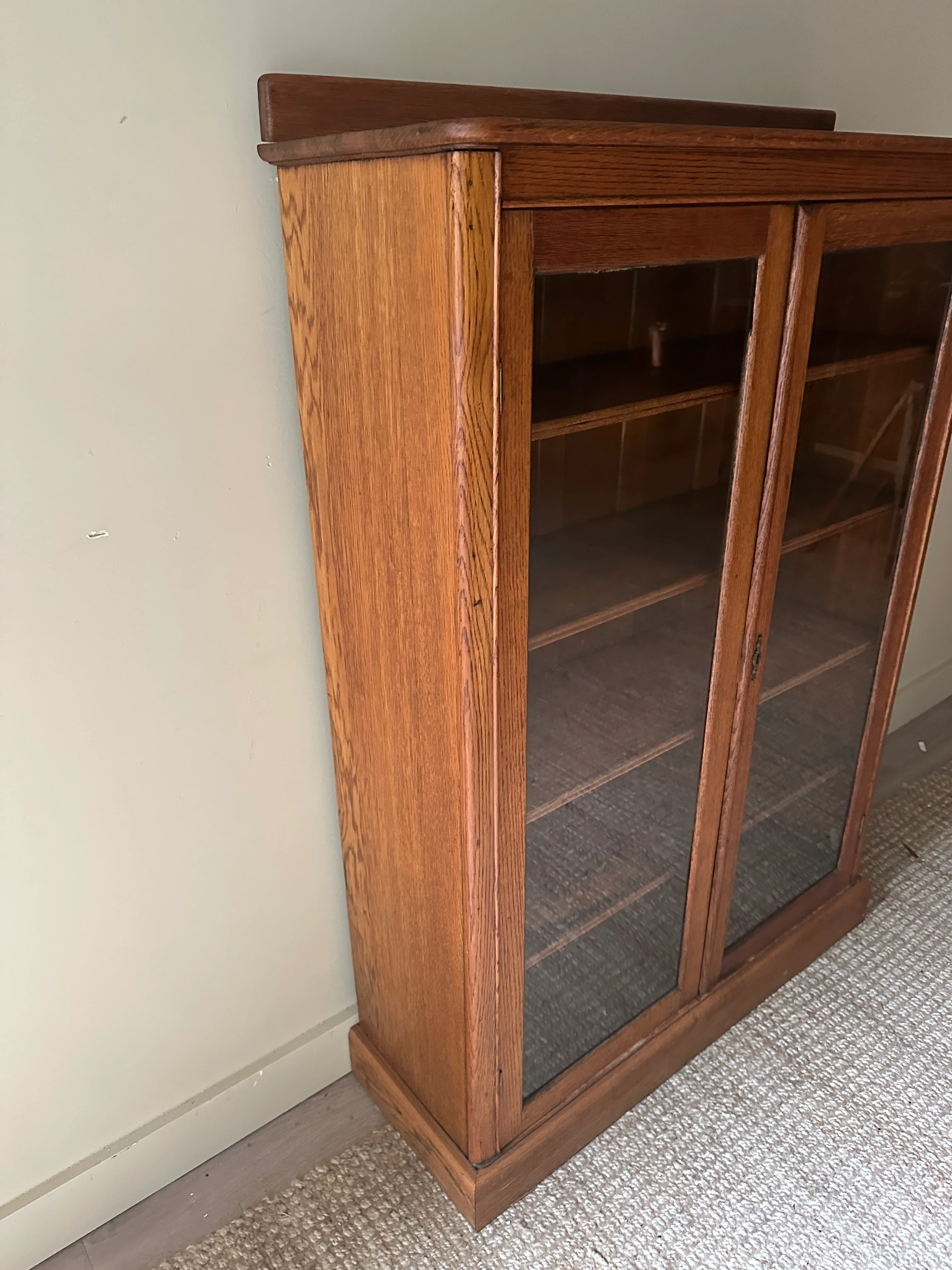 Oak display case - Image 4