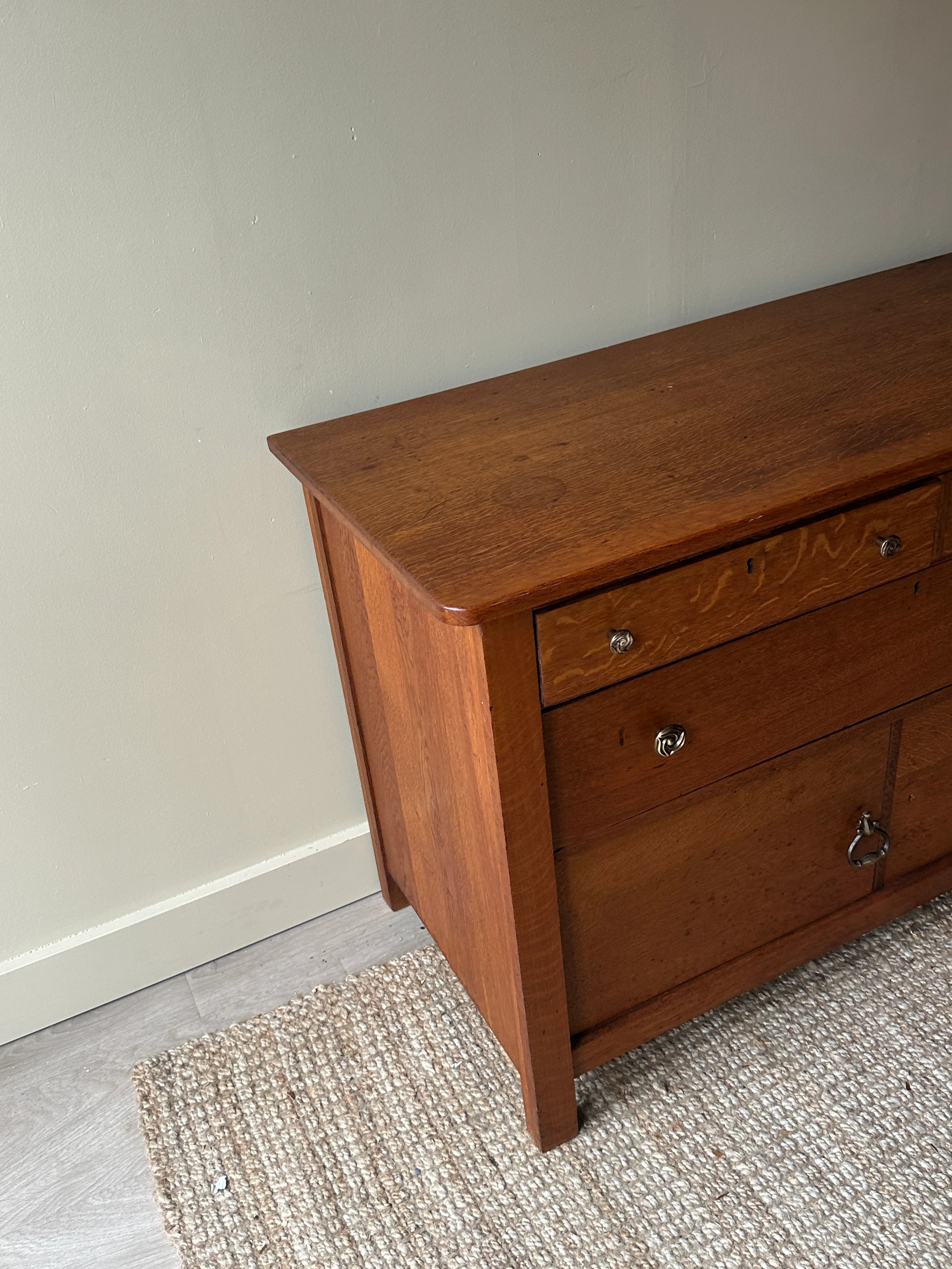 Oak dresser - Image 4