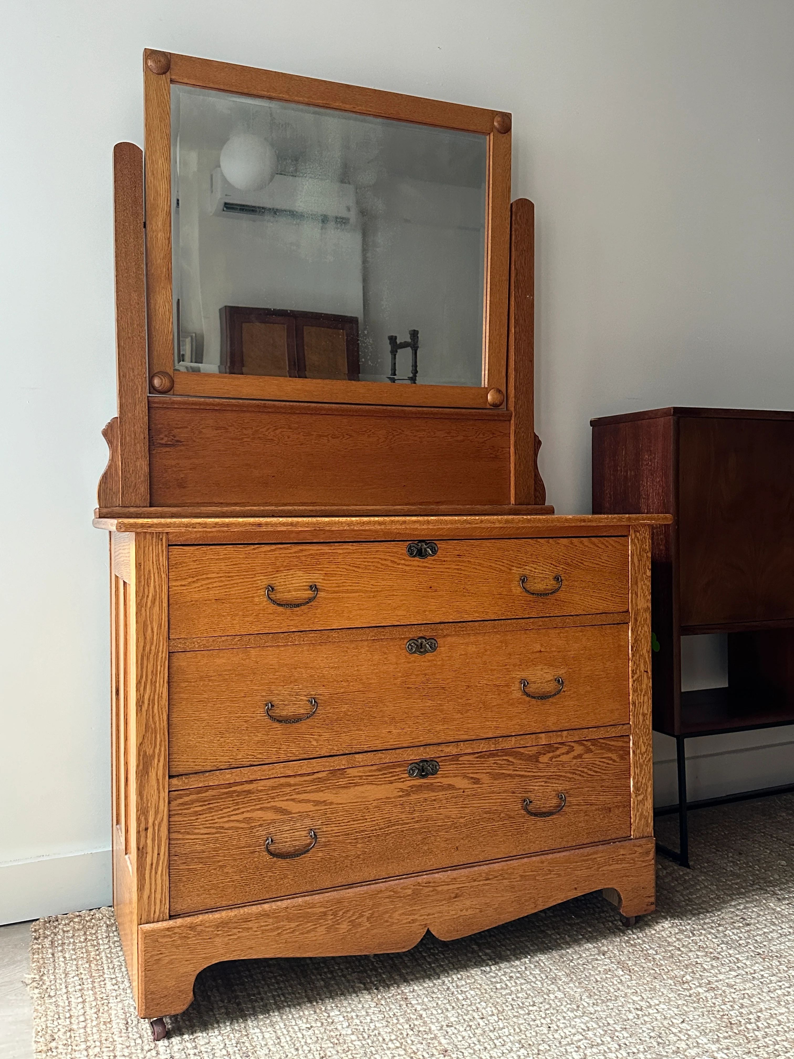 Oak dresser with mirror - Image 2