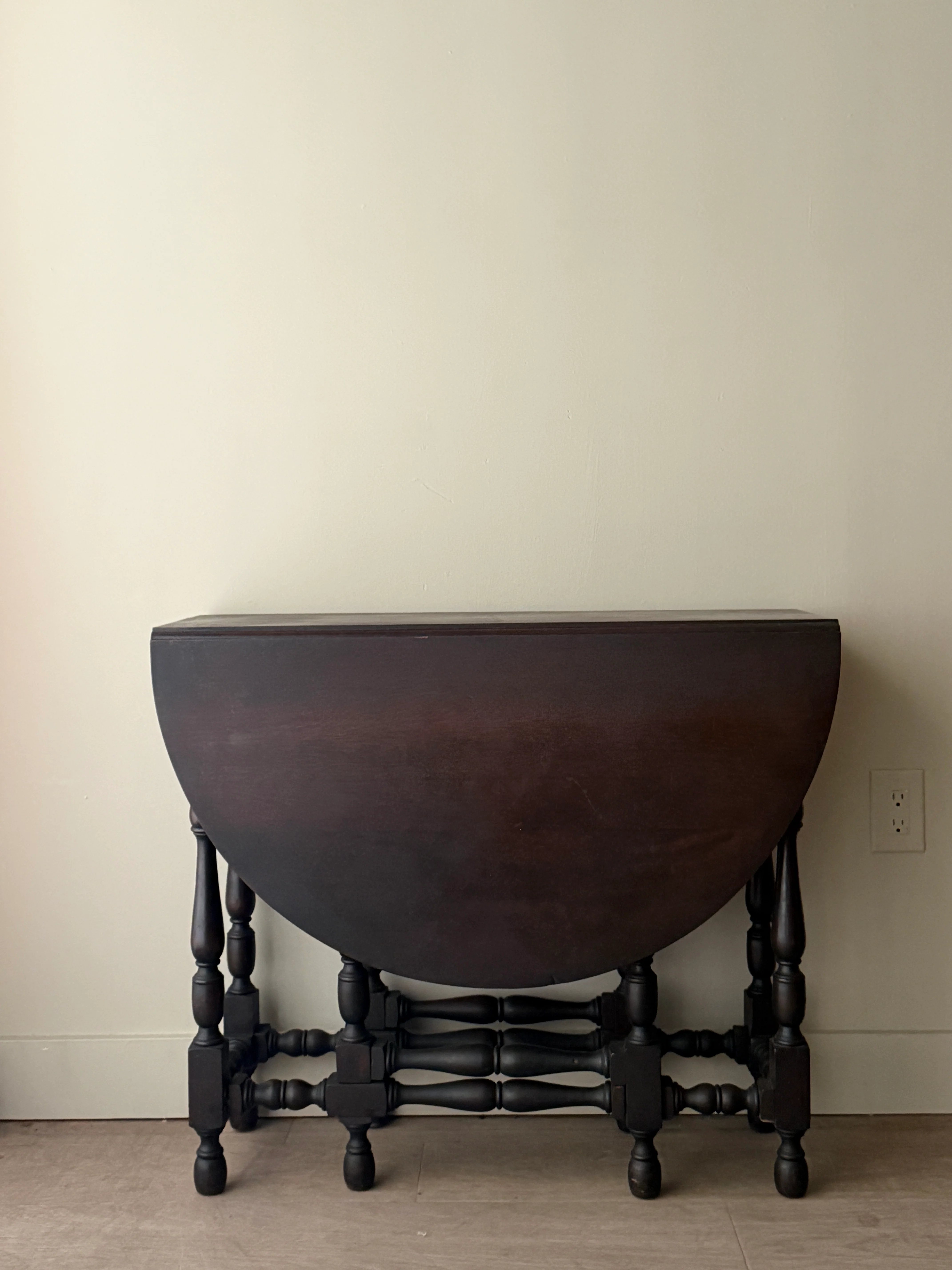 Oak gate leg table