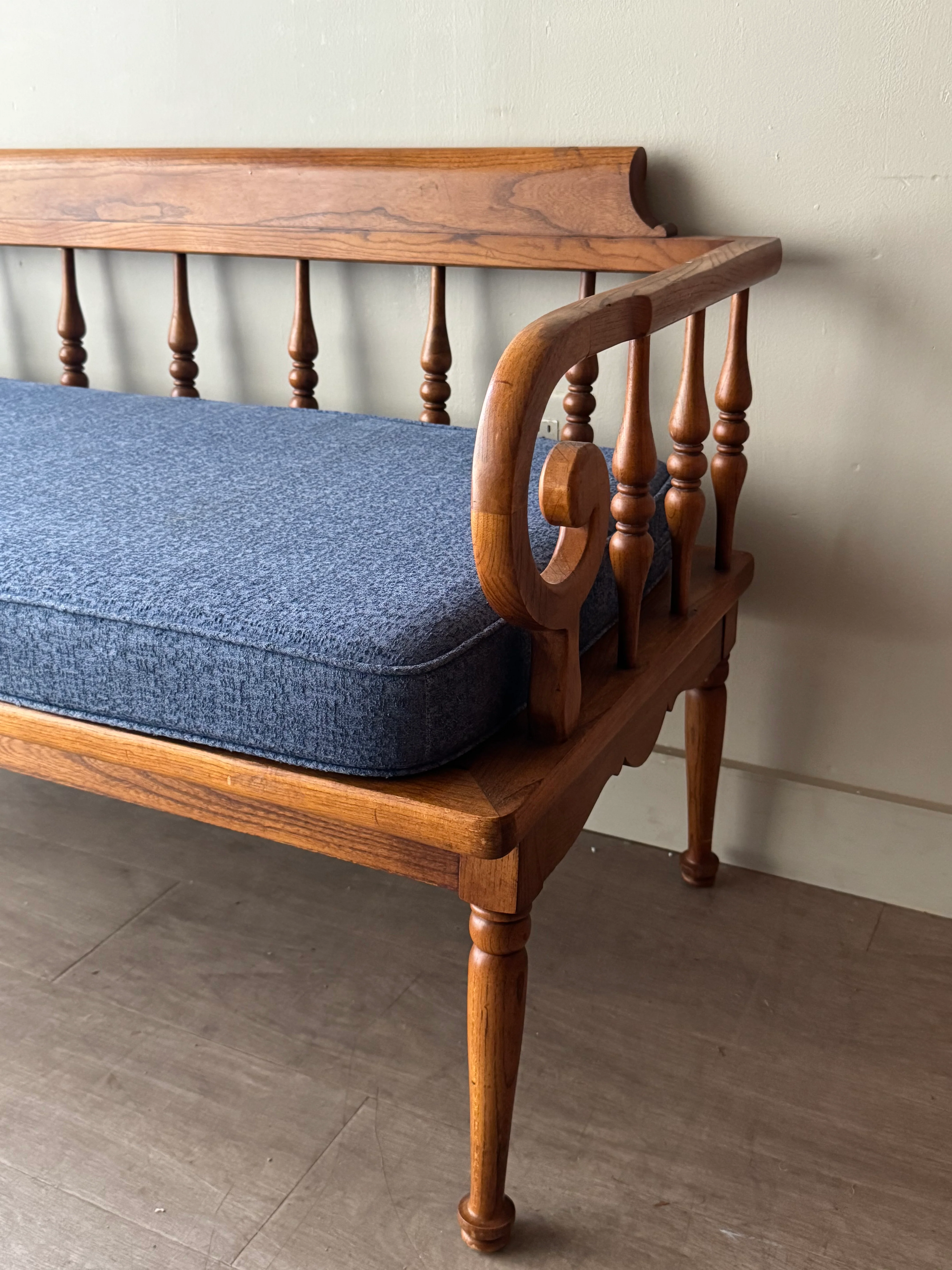 Oak Mudroom Bench - Image 3