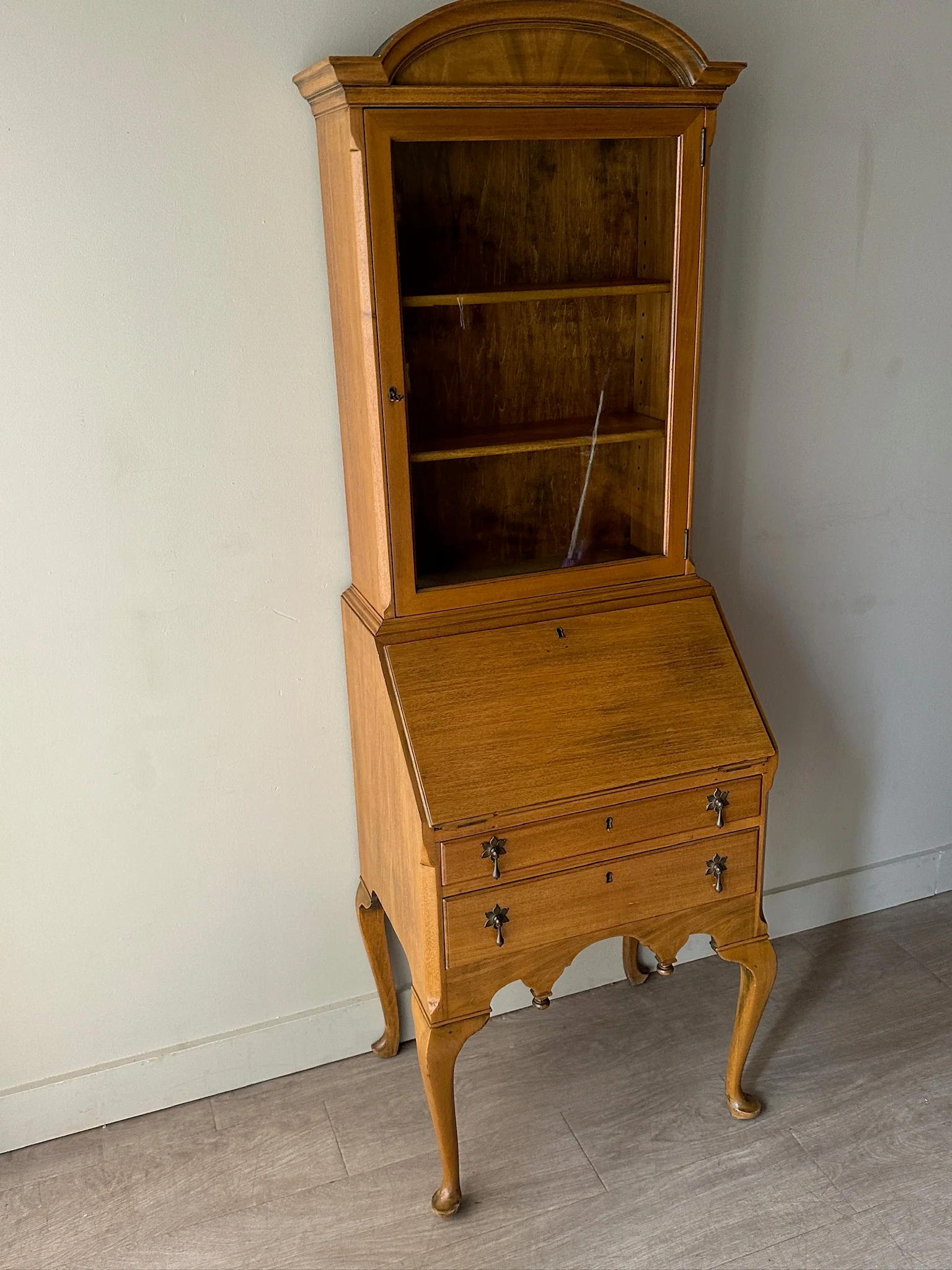 Oak secretary hutch - Image 2