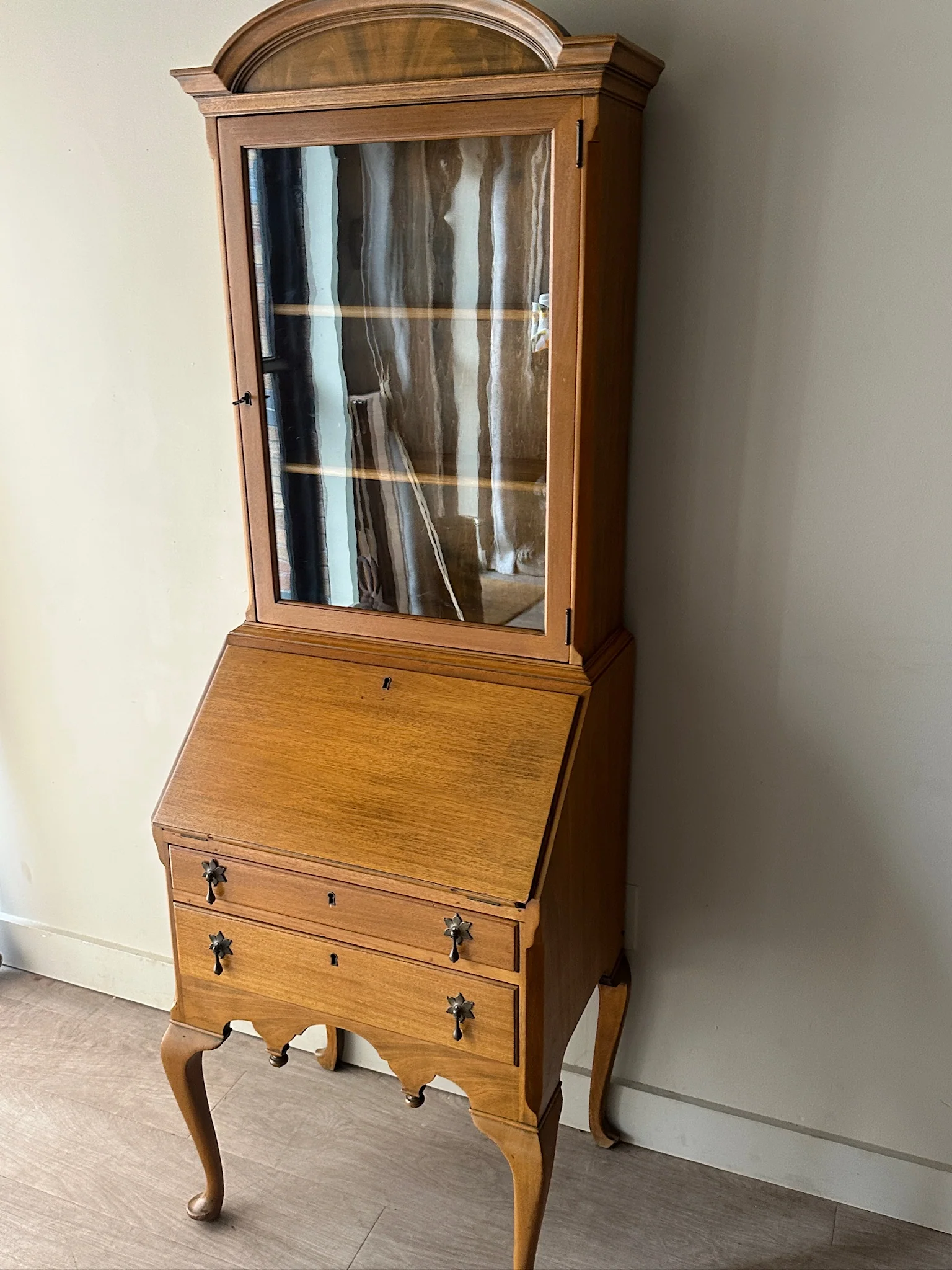 Oak secretary hutch - Image 3