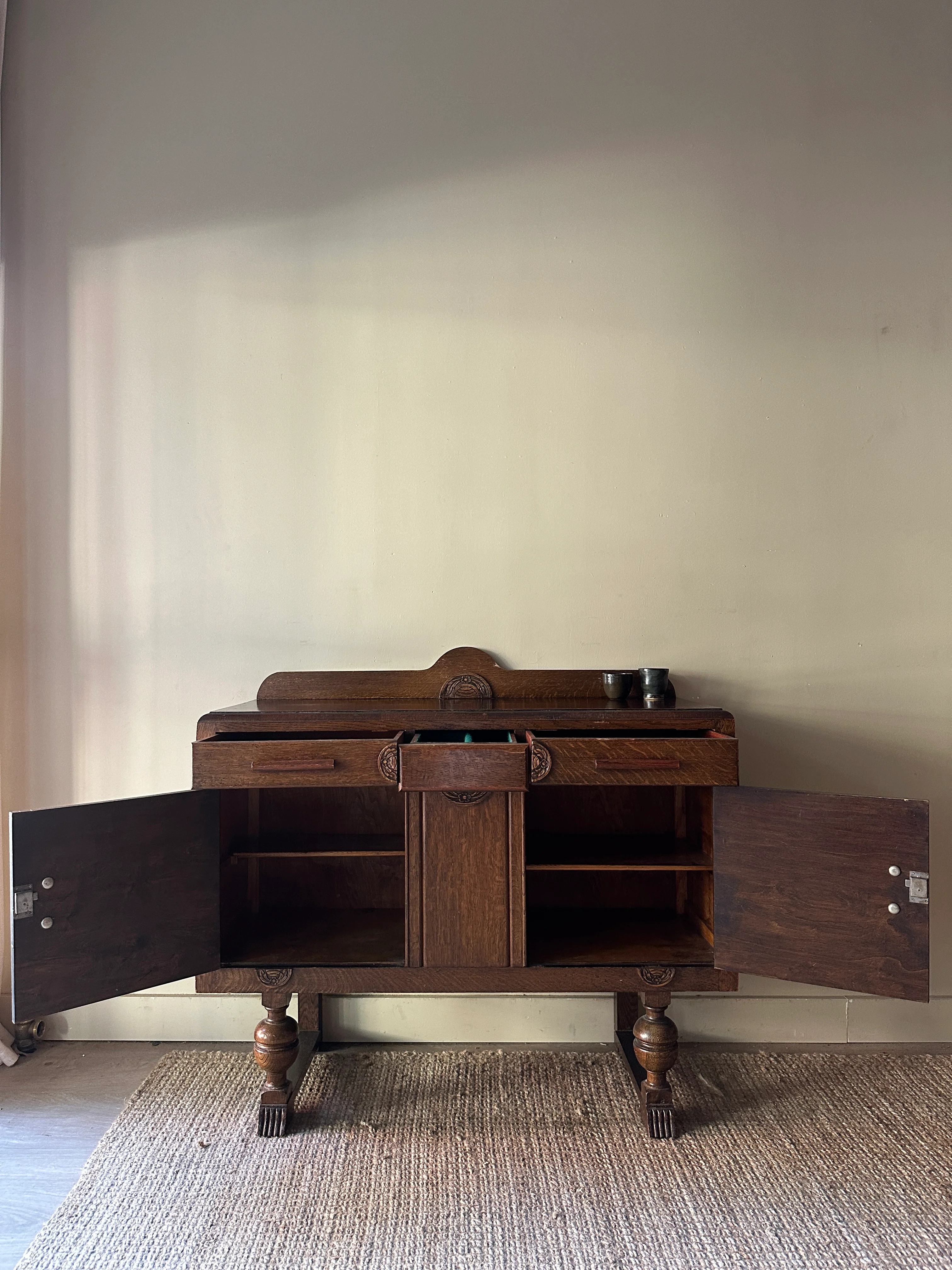 Oak sideboard - Image 4