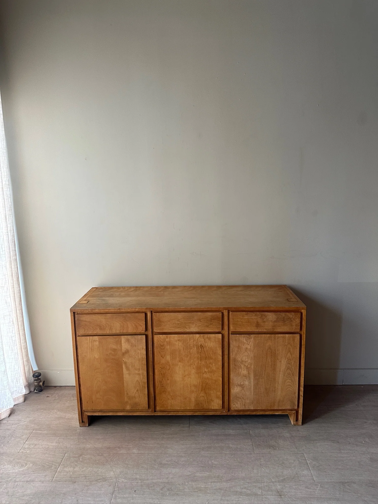 Oak sideboard - Image 2