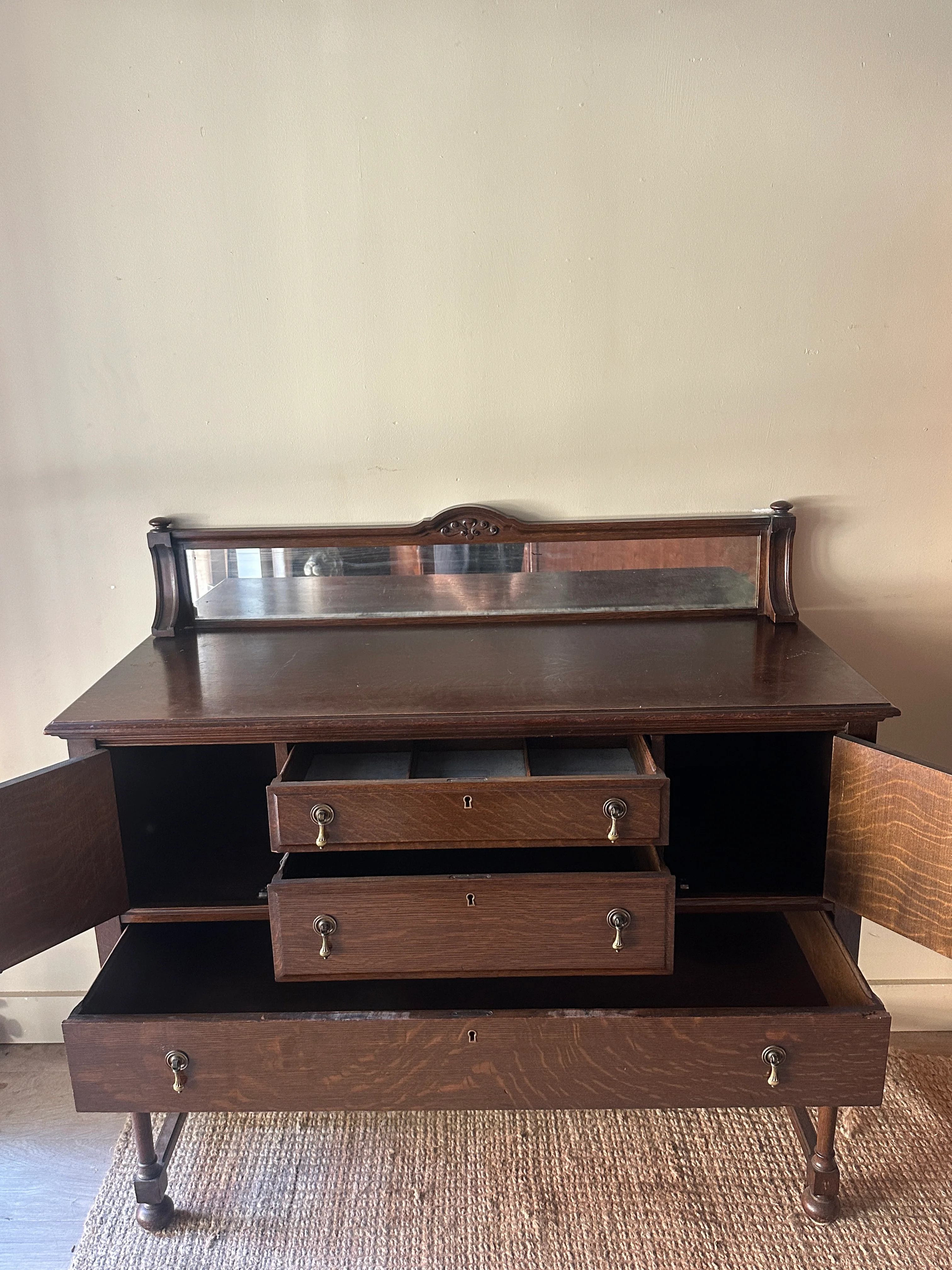Oak sideboard with mirror - Image 5