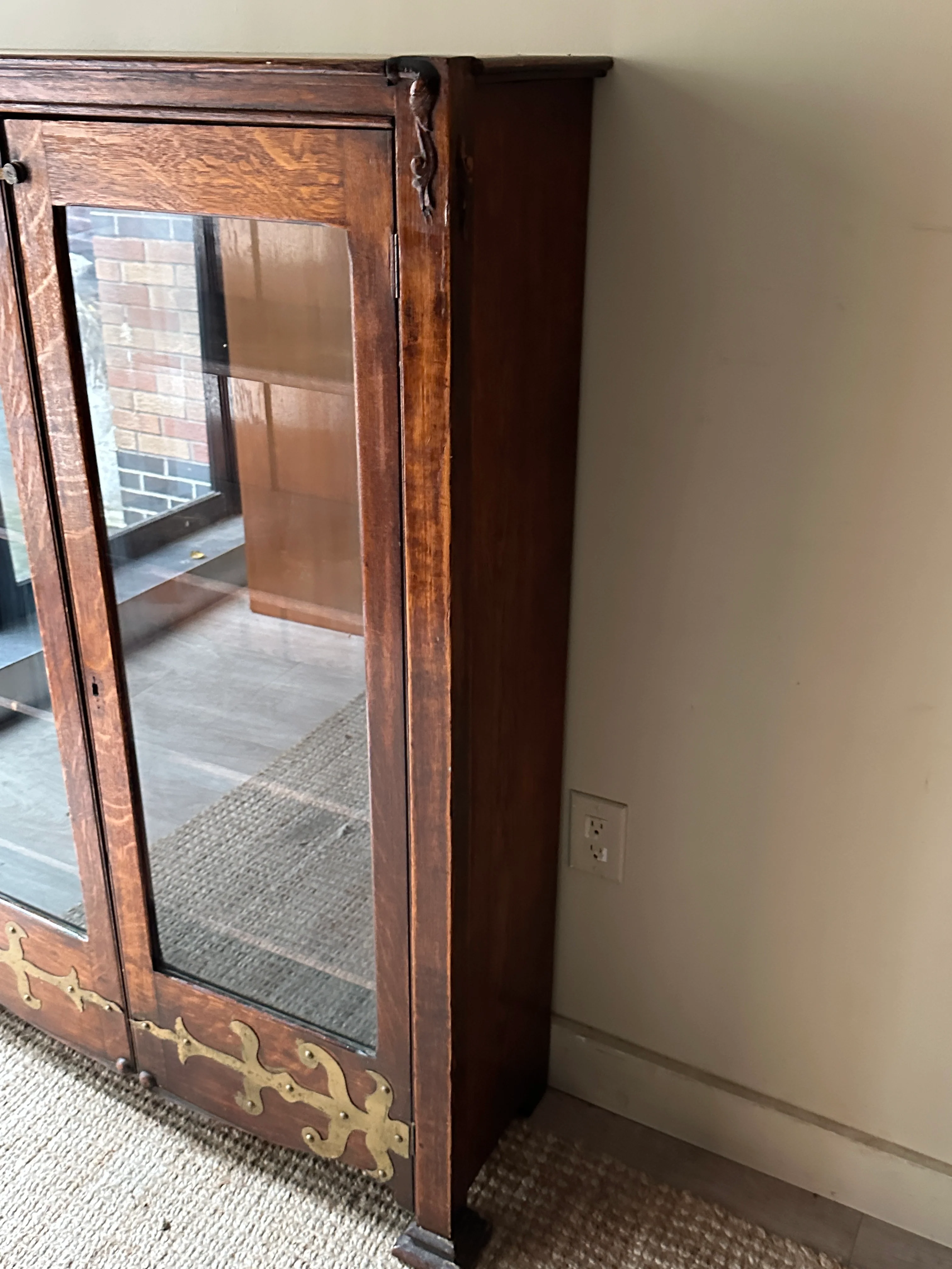 Oak with brass decal display case - Image 3