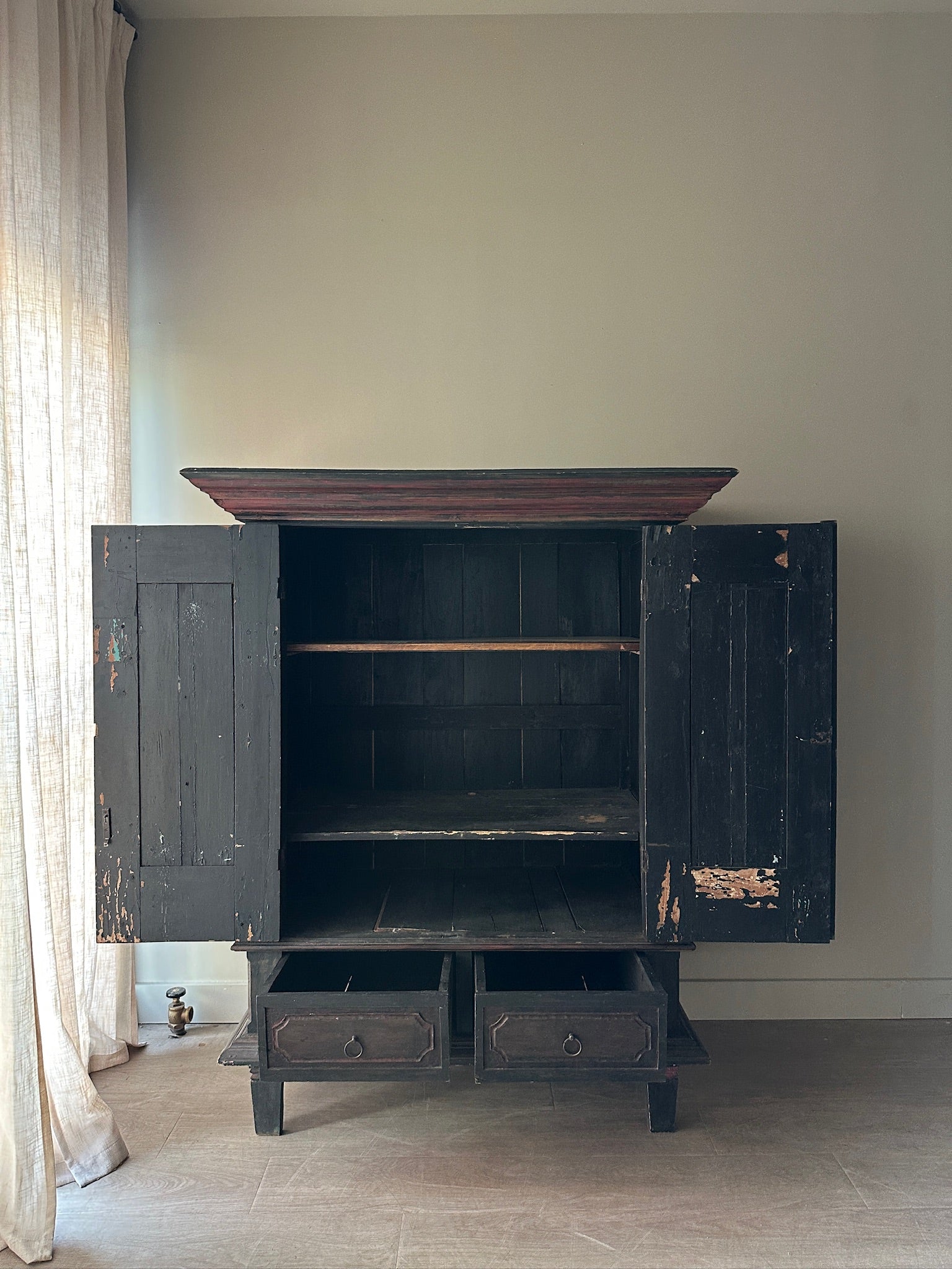 Painted cabinet - Image 4