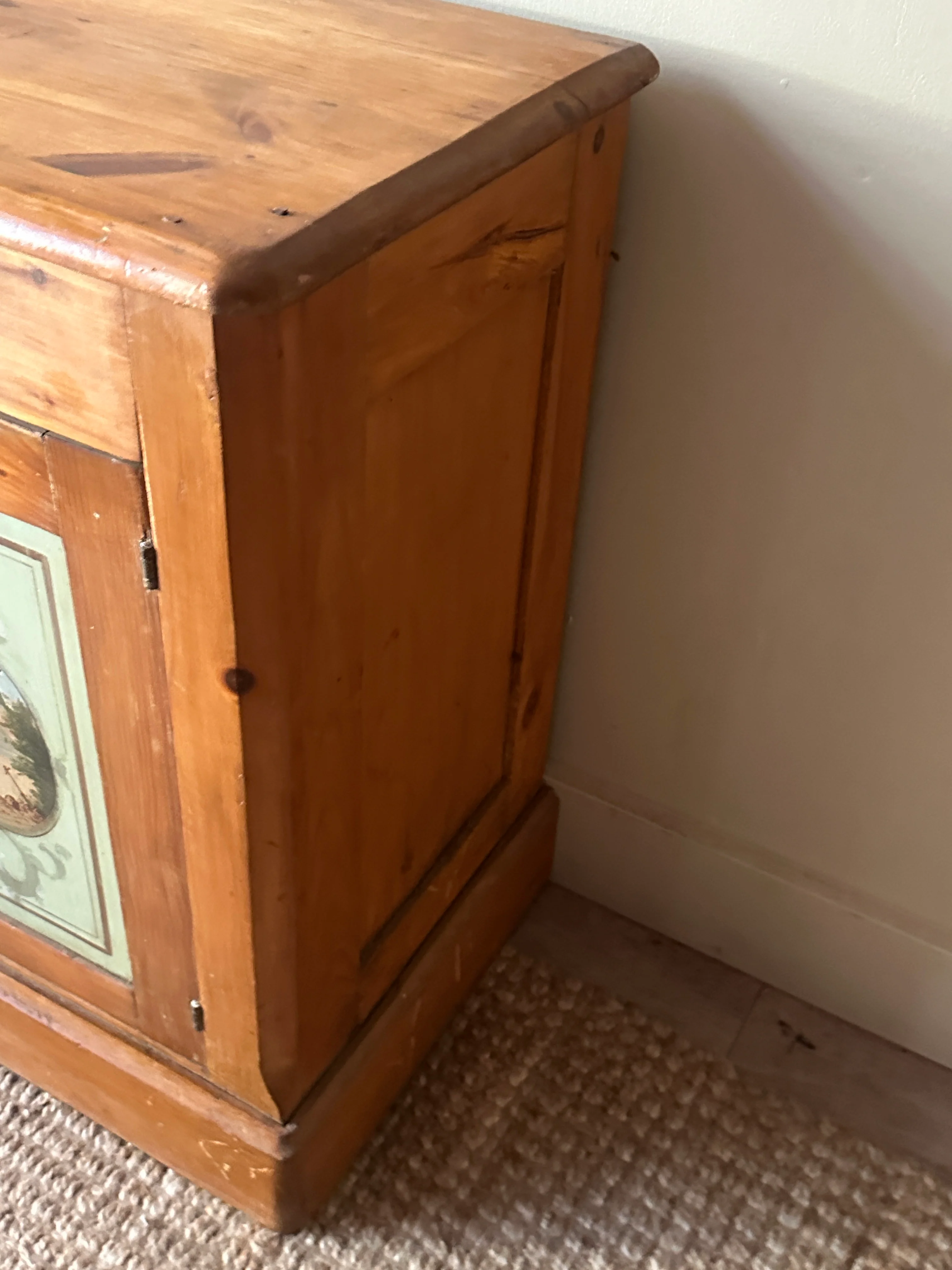 Painted pine side table - Image 4