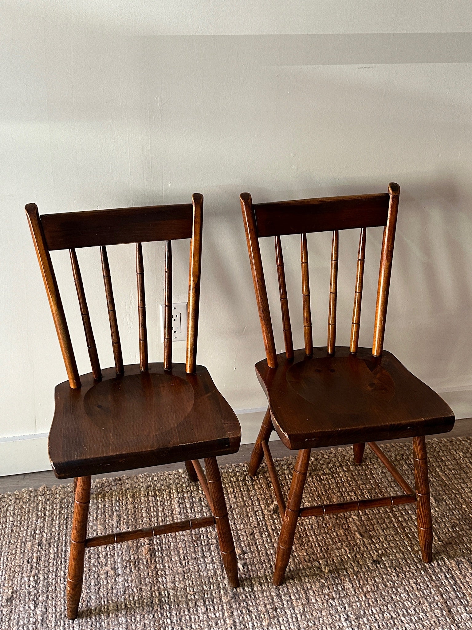Pair of carved plank seat chairs - Image 2