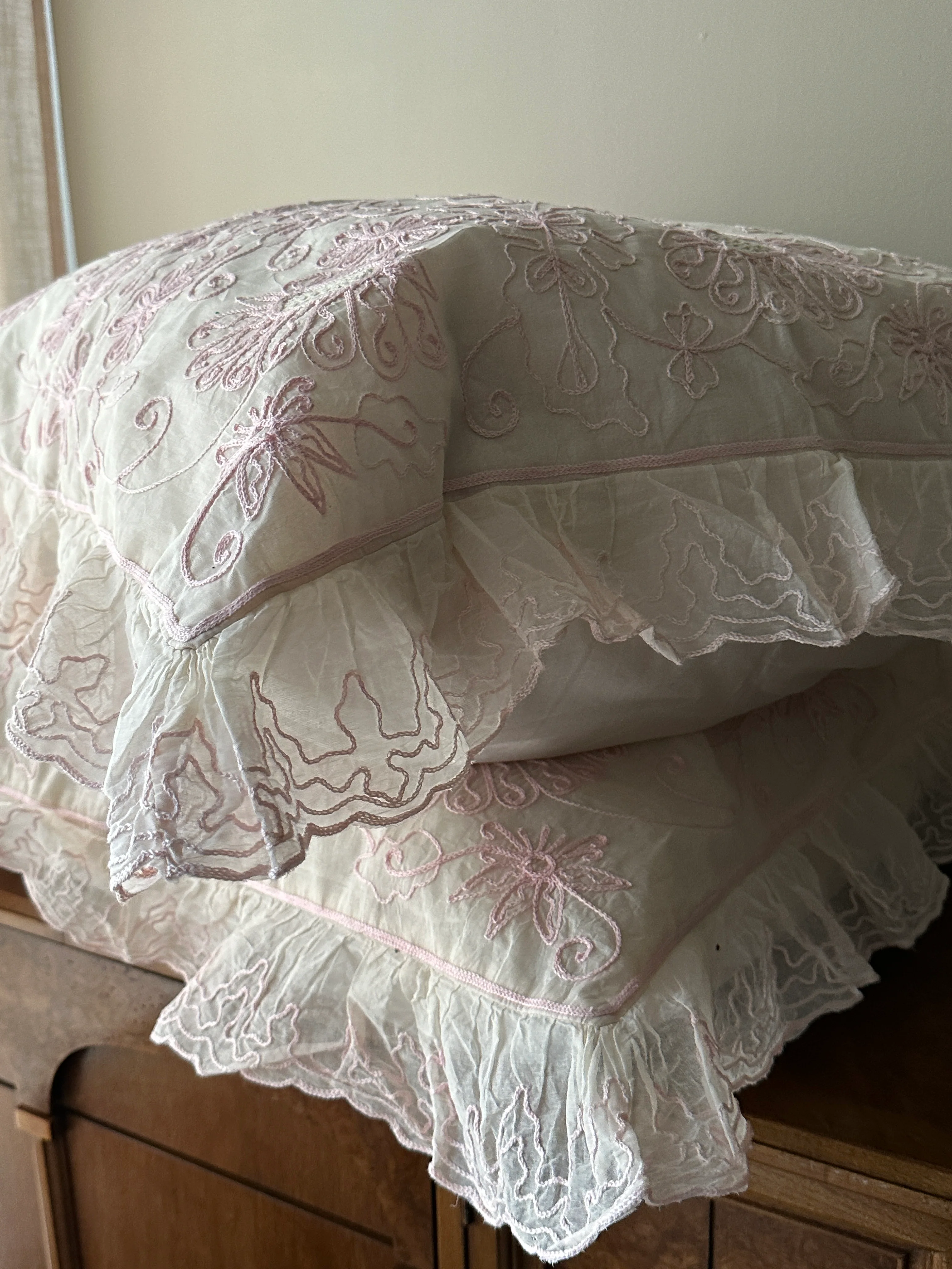 Pair of European shams and inserts. Set of 2. Light Pink Thread design. - Image 6