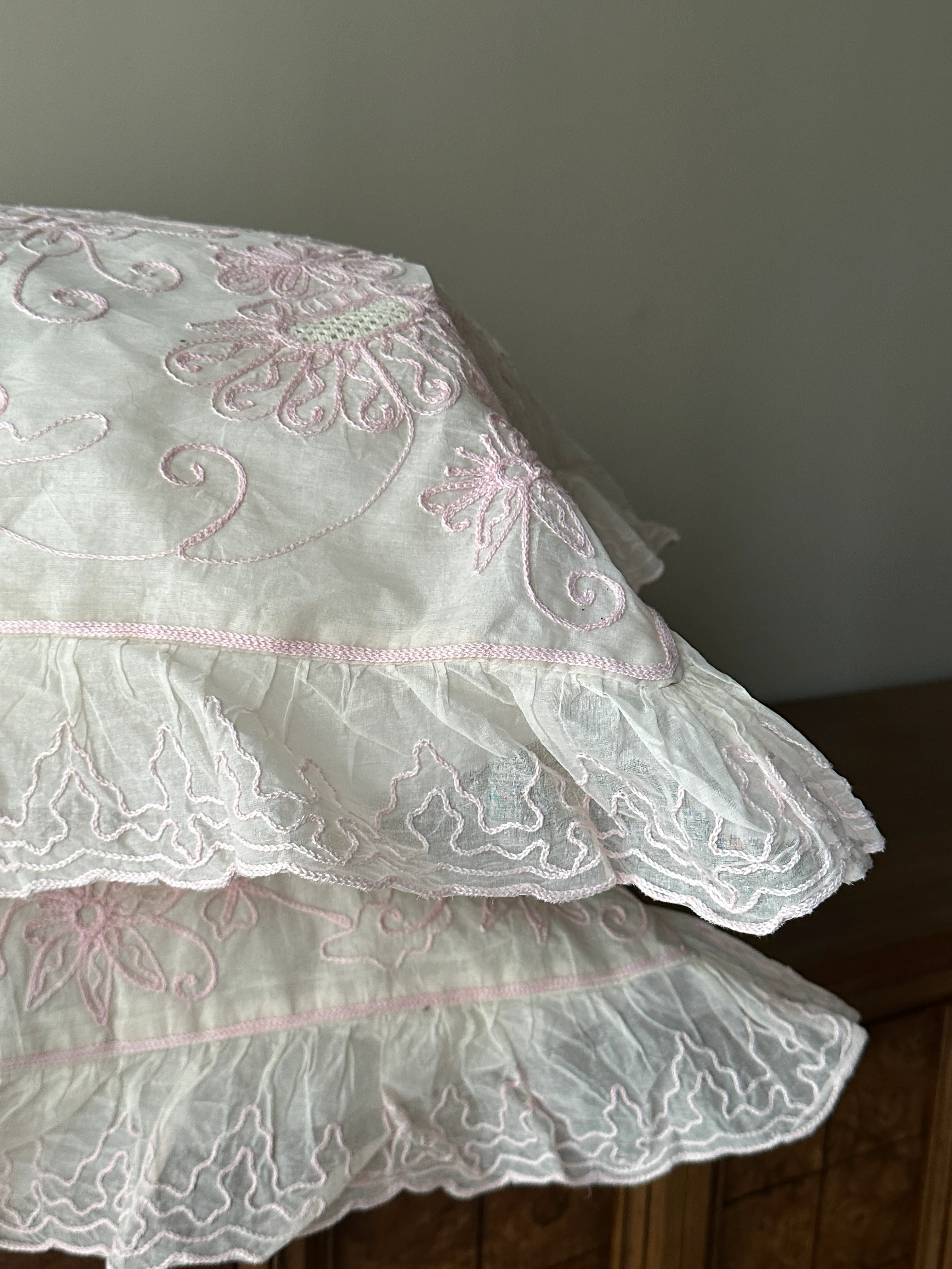 Pair of European shams and inserts. Set of 2. Light Pink Thread design. - Image 7